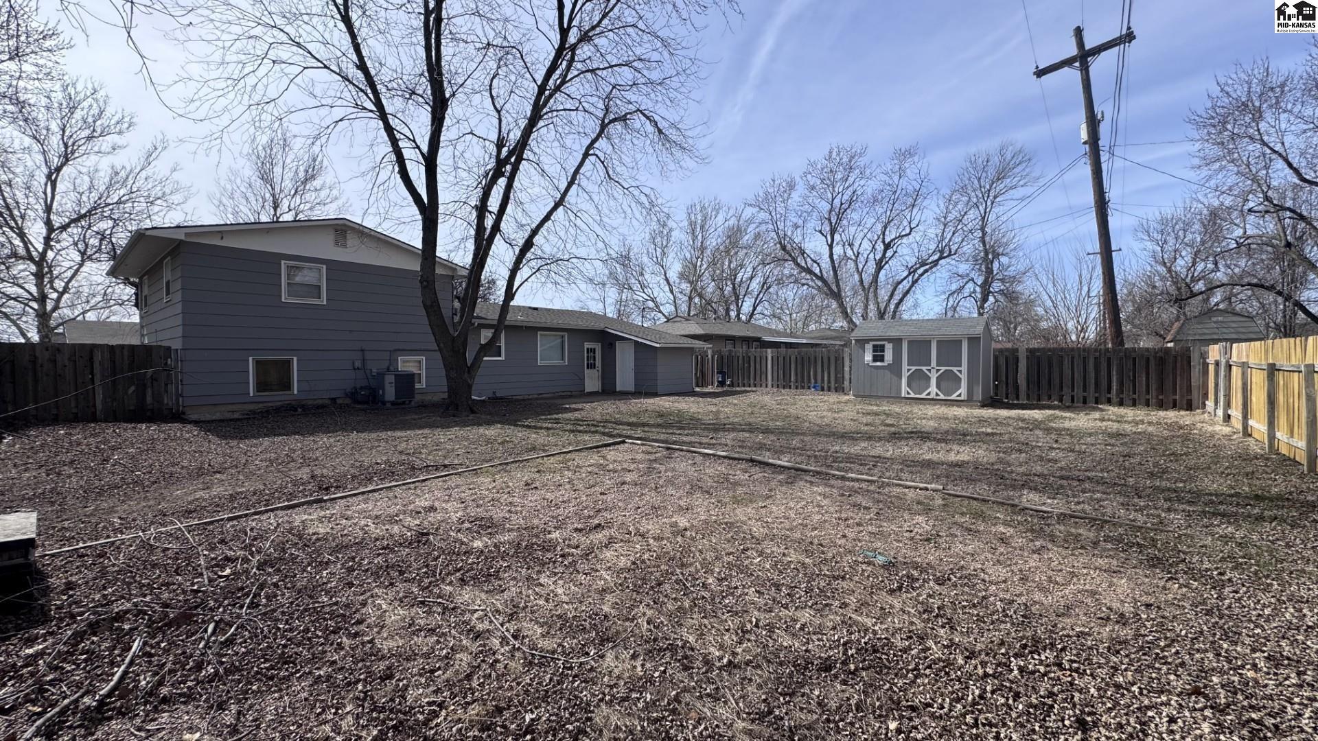 910 E 31st Terrace Hutchinson KS 67502