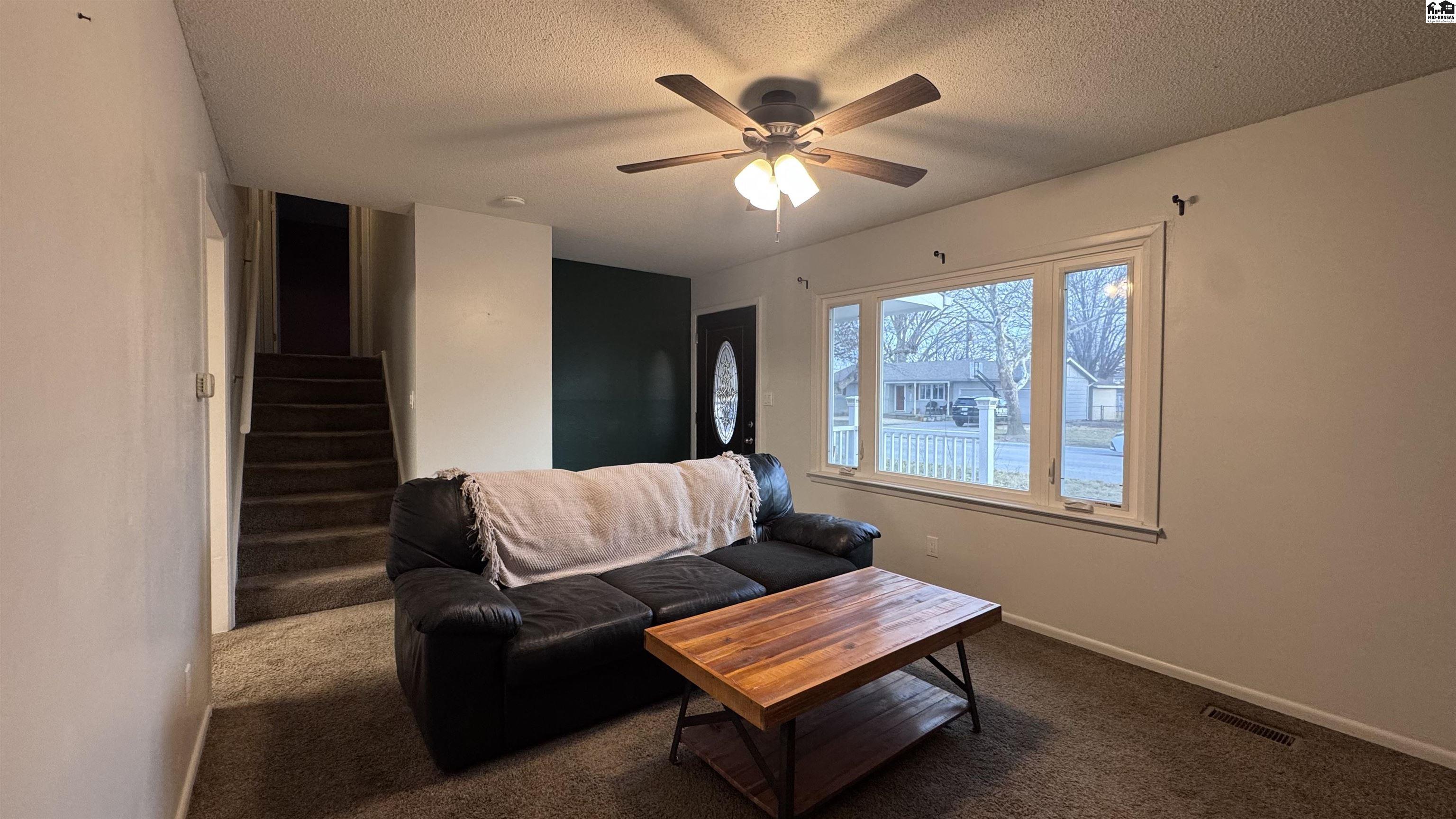 910 E 31st Terrace Hutchinson KS 67502