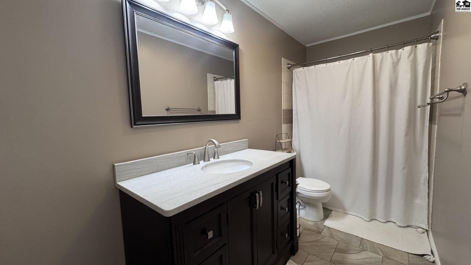 910 E 31st Terrace Hutchinson KS 67502