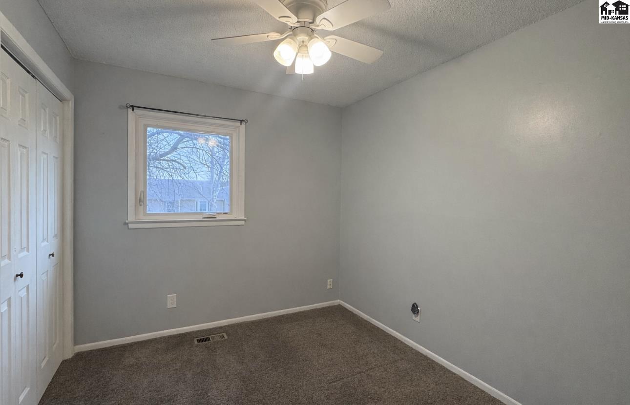 910 E 31st Terrace Hutchinson KS 67502