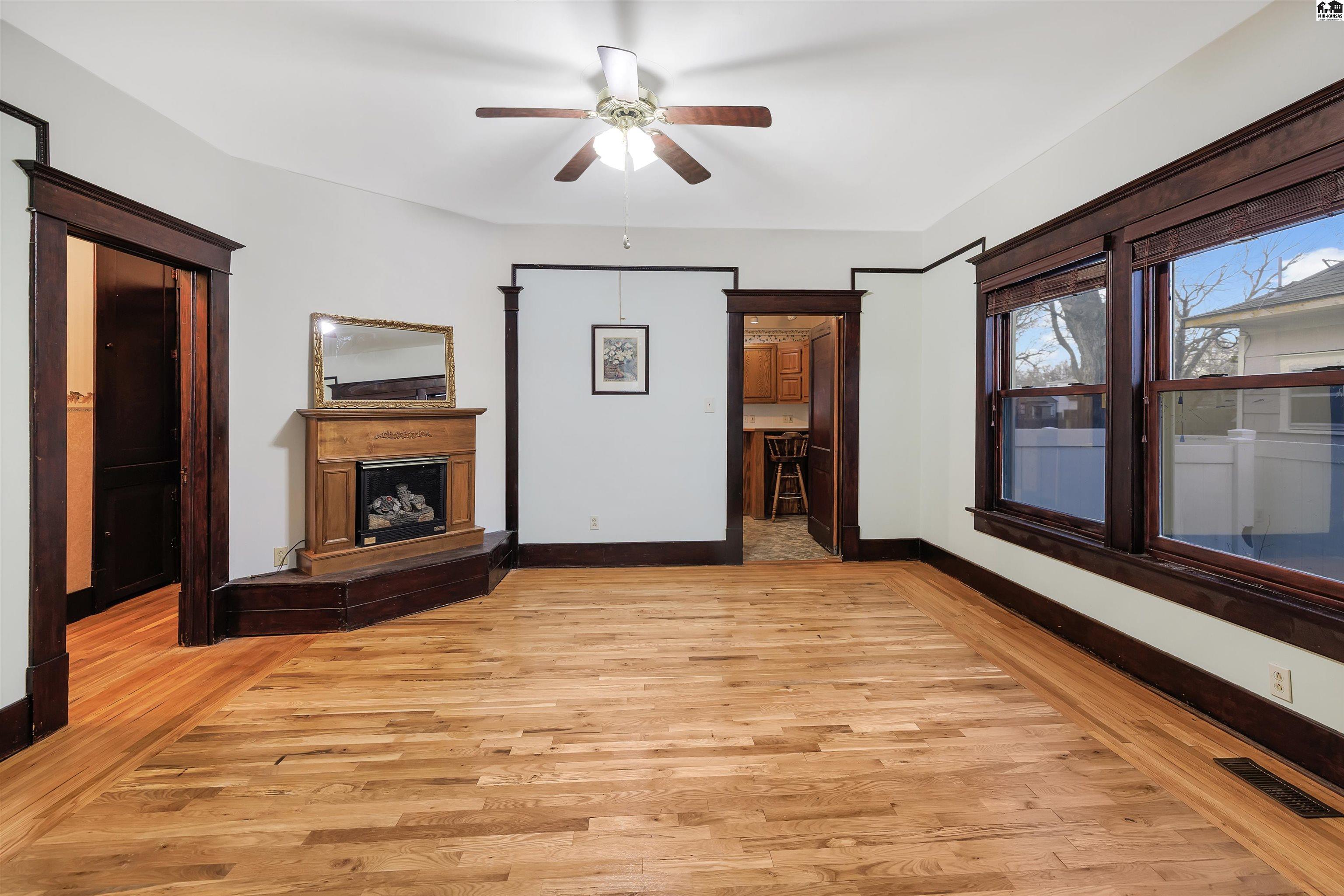 419 E 11th Avenue Hutchinson KS 67501