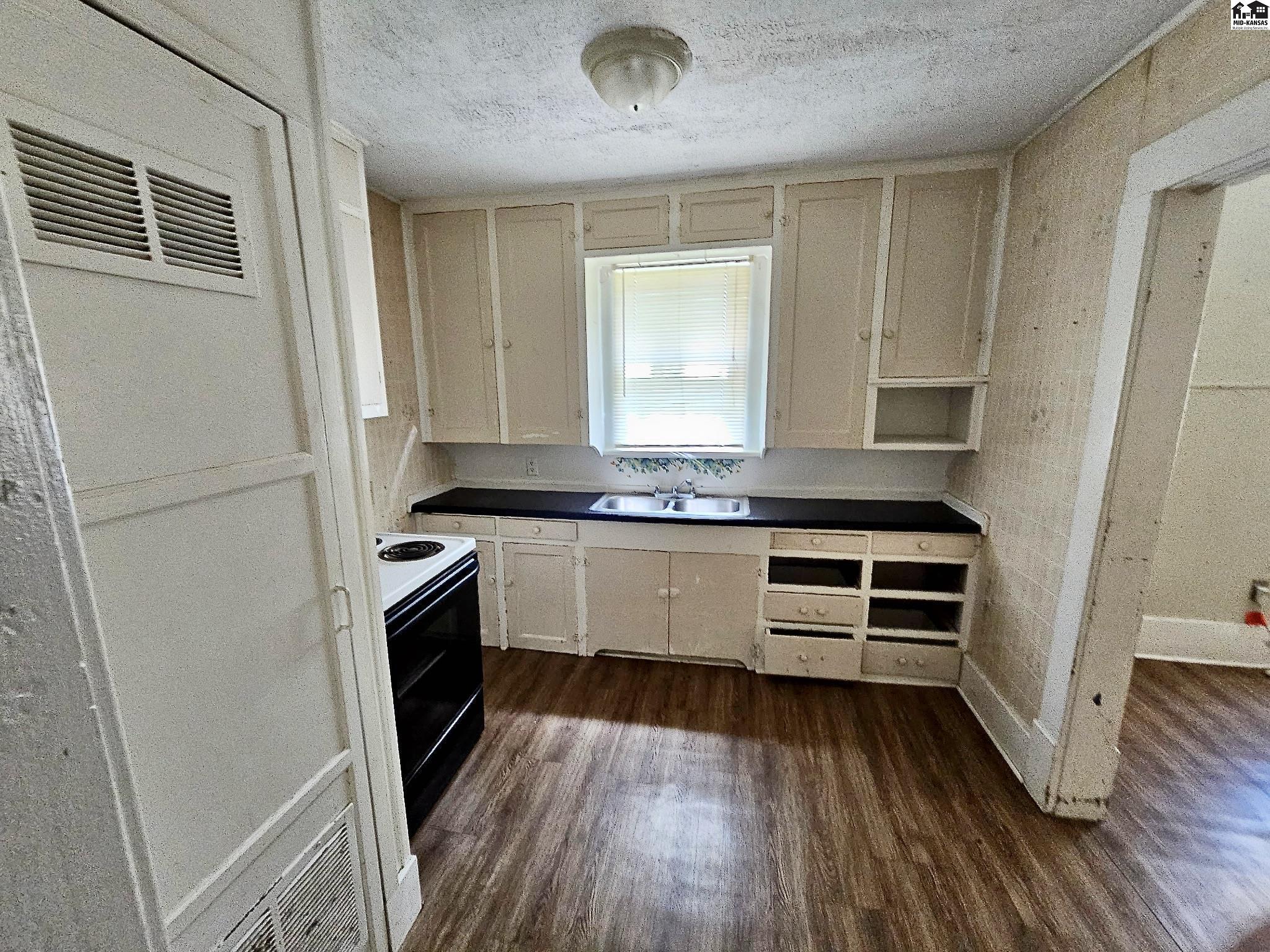 314 N Kansas Street Haven KS 67543