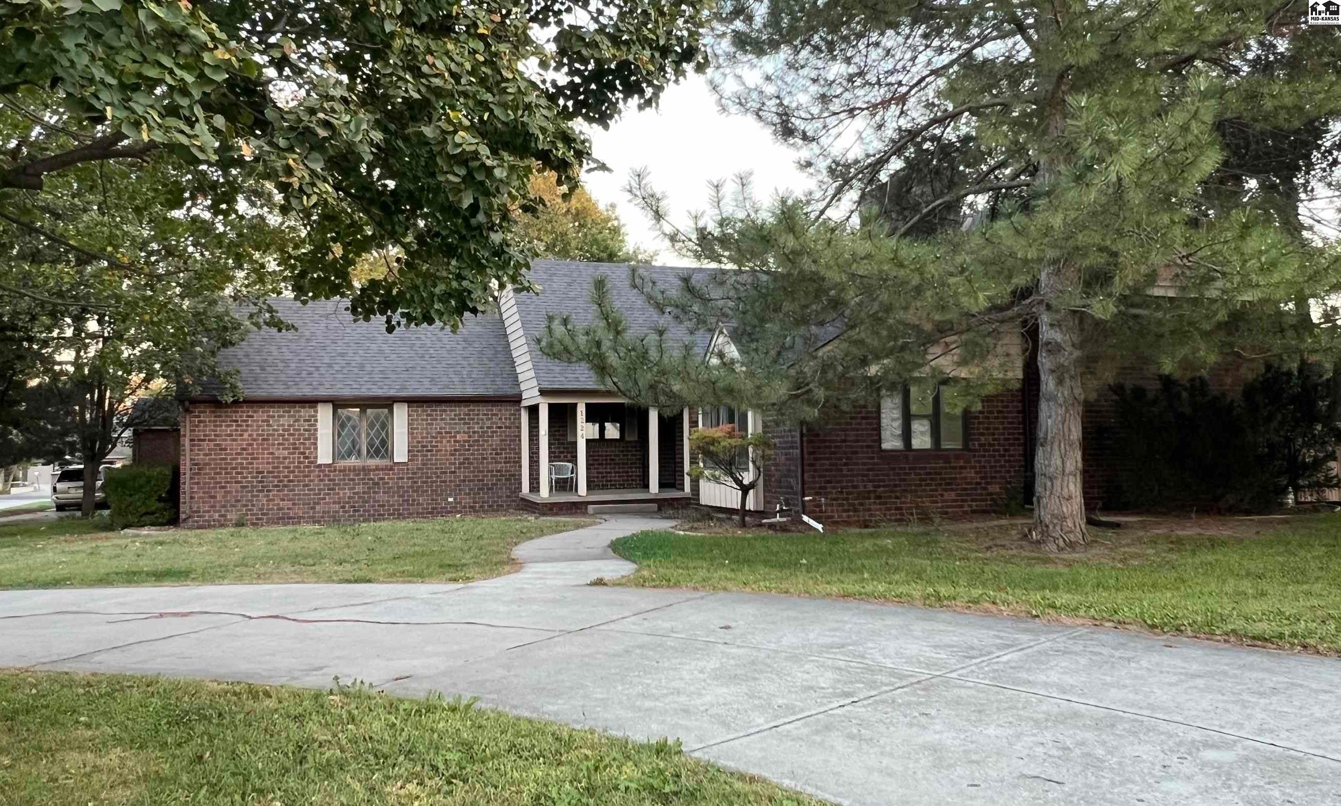 1224 Countryside Drive Mcpherson KS 67460