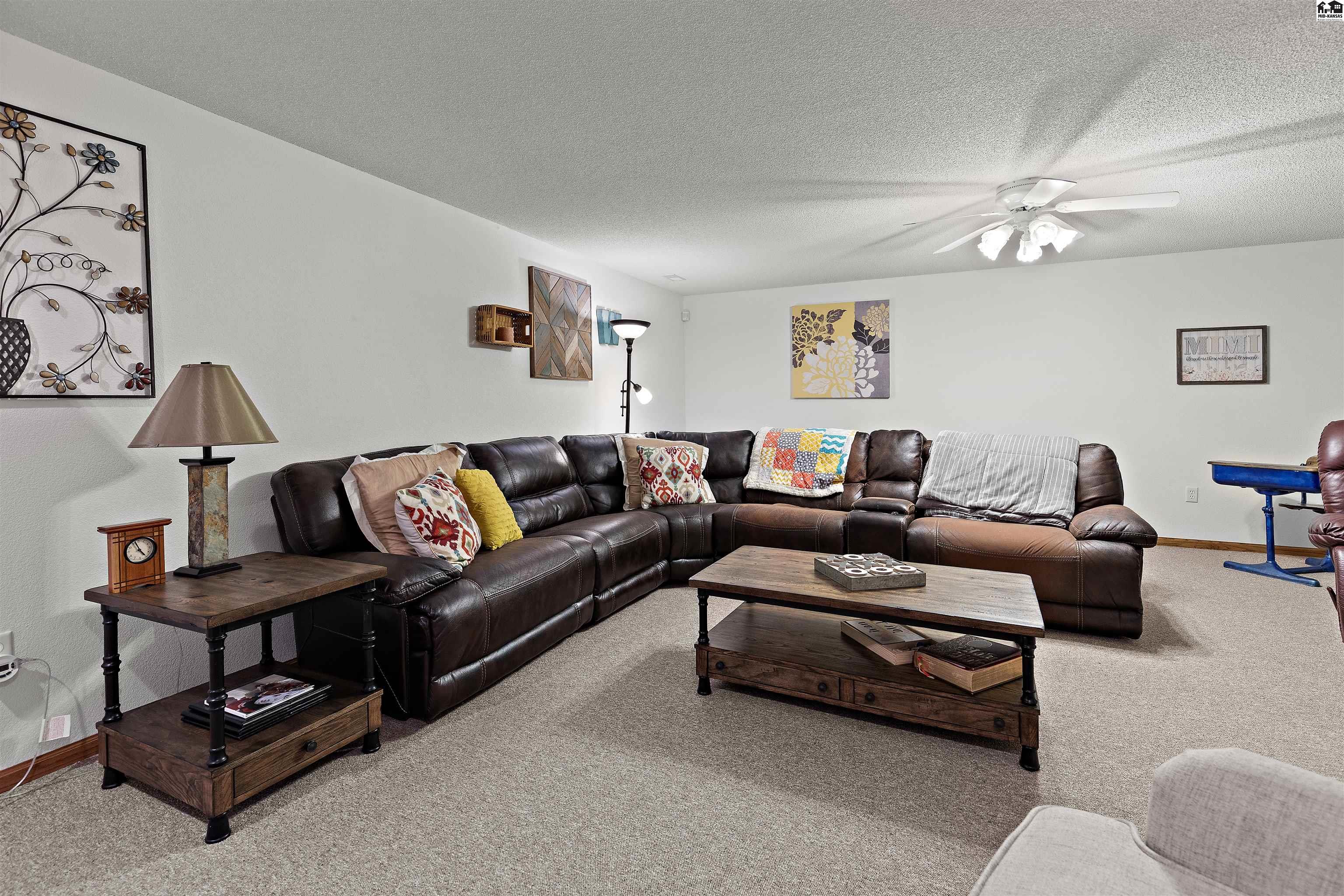 329 Kisiwa Village Road Hutchinson KS 67502