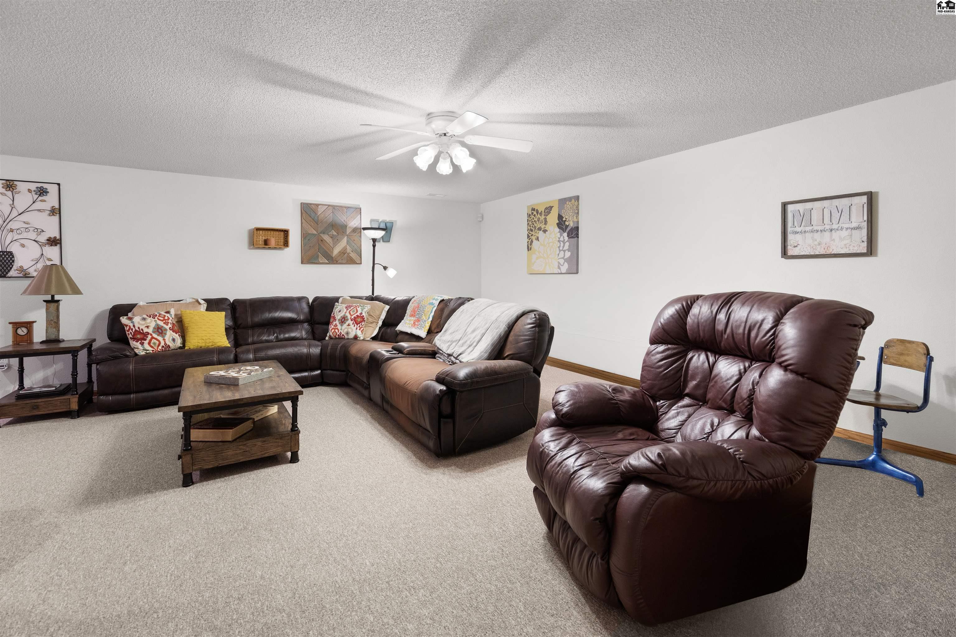 329 Kisiwa Village Road Hutchinson KS 67502