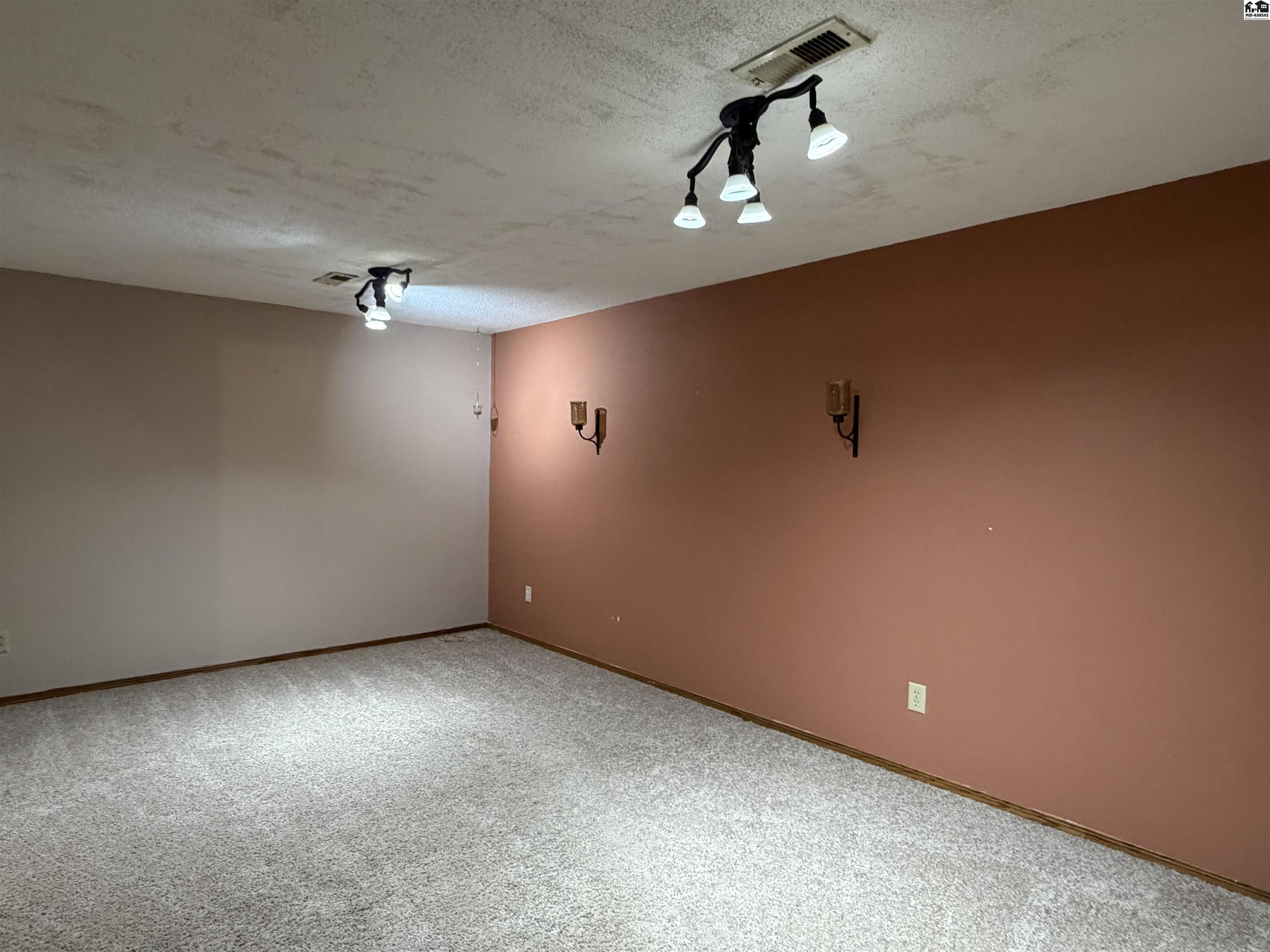 623 Oxford Drive Mcpherson KS 67460