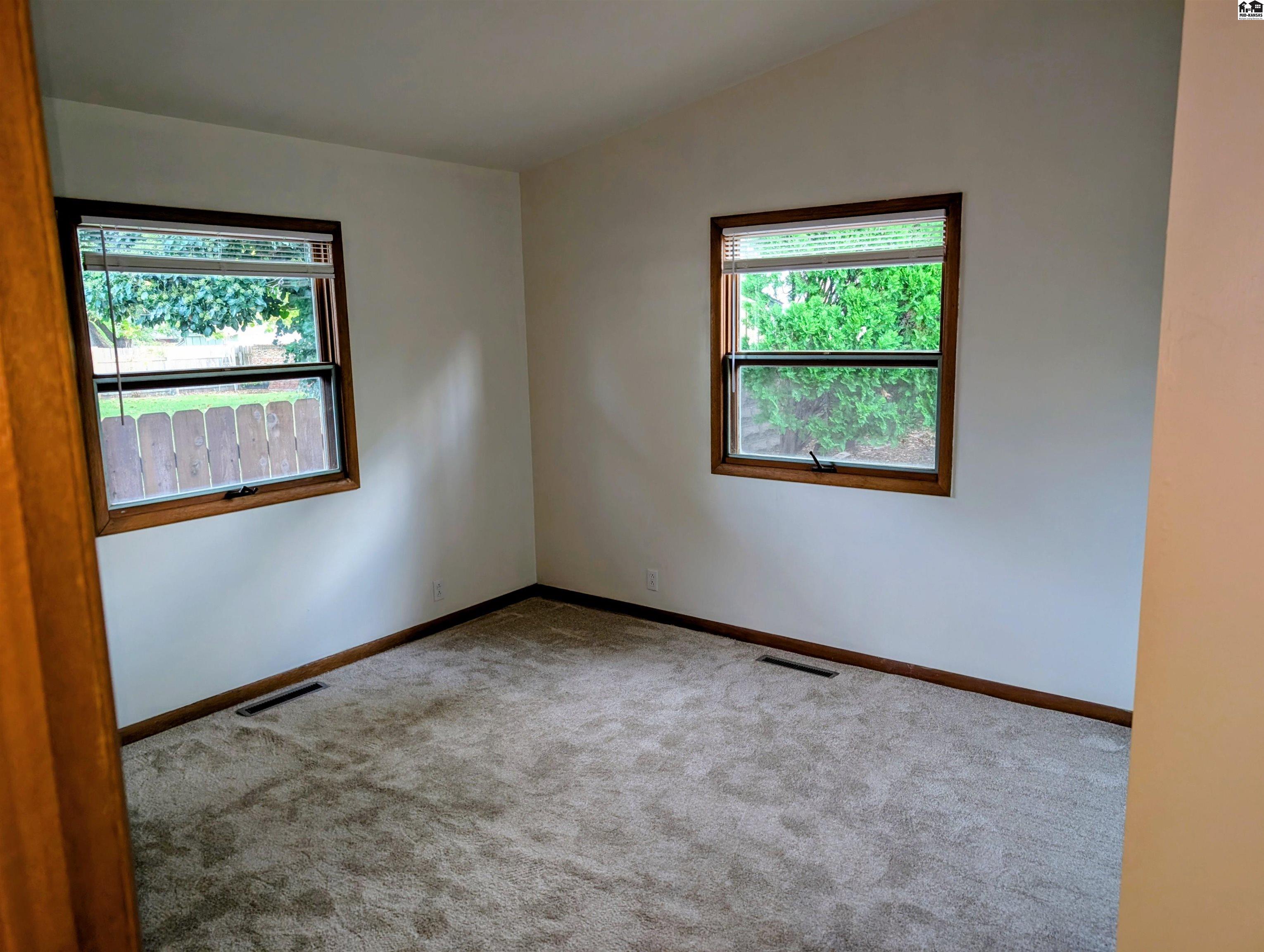 2314 N Jackson Street Hutchinson KS 67502