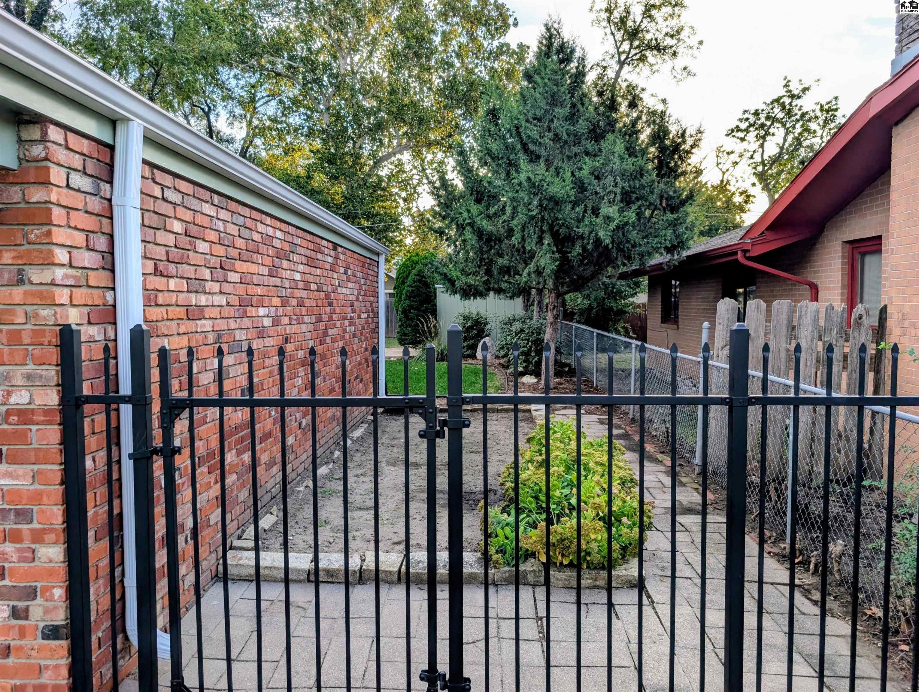 2314 N Jackson Street Hutchinson KS 67502