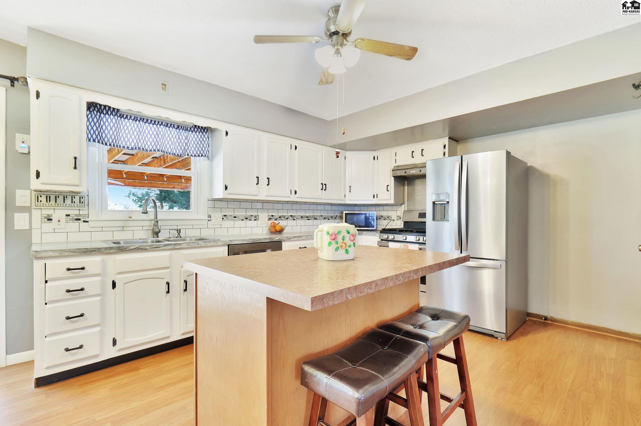 915 E 11th Avenue Hutchinson KS 67501