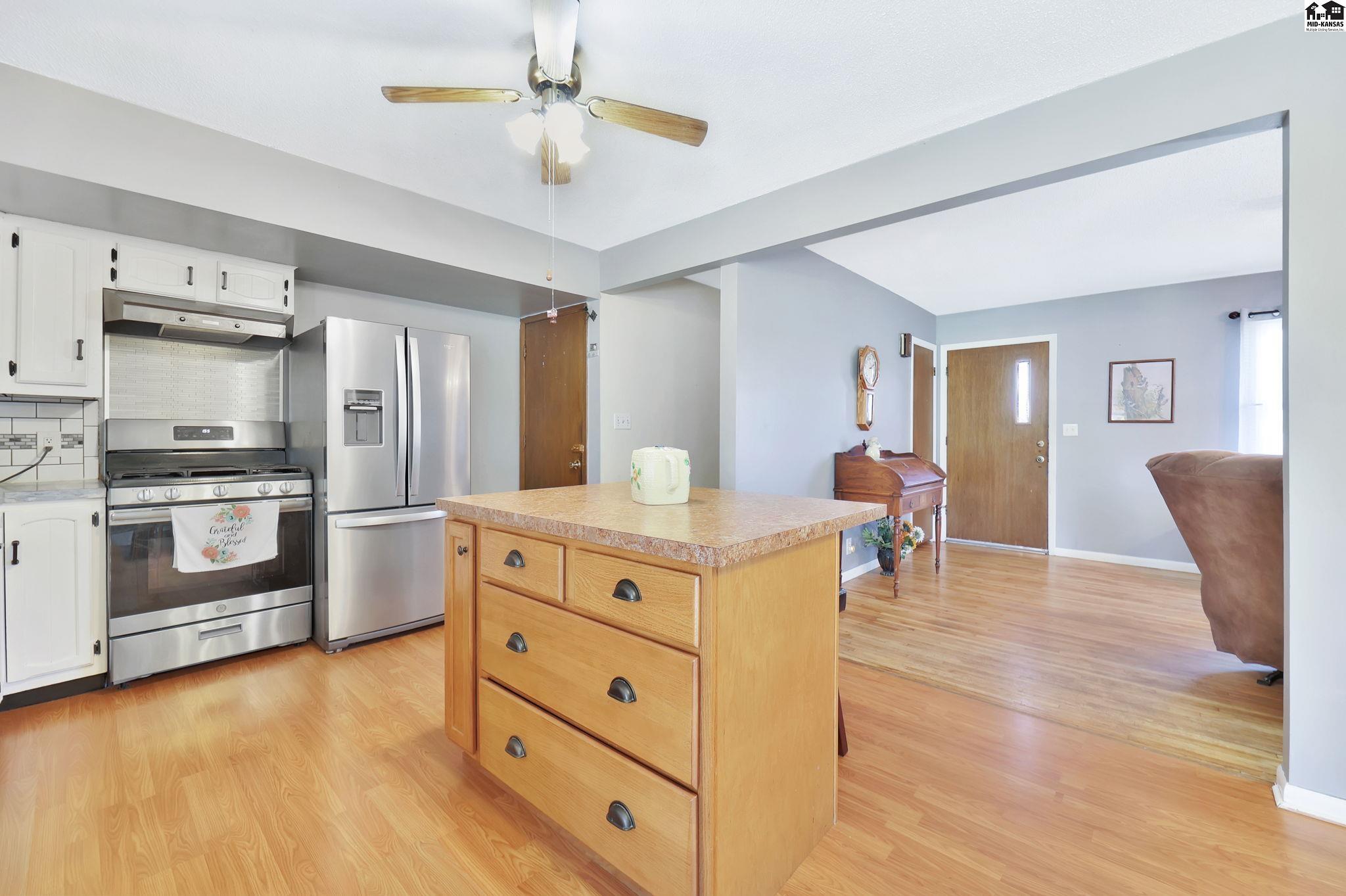 915 E 11th Avenue Hutchinson KS 67501