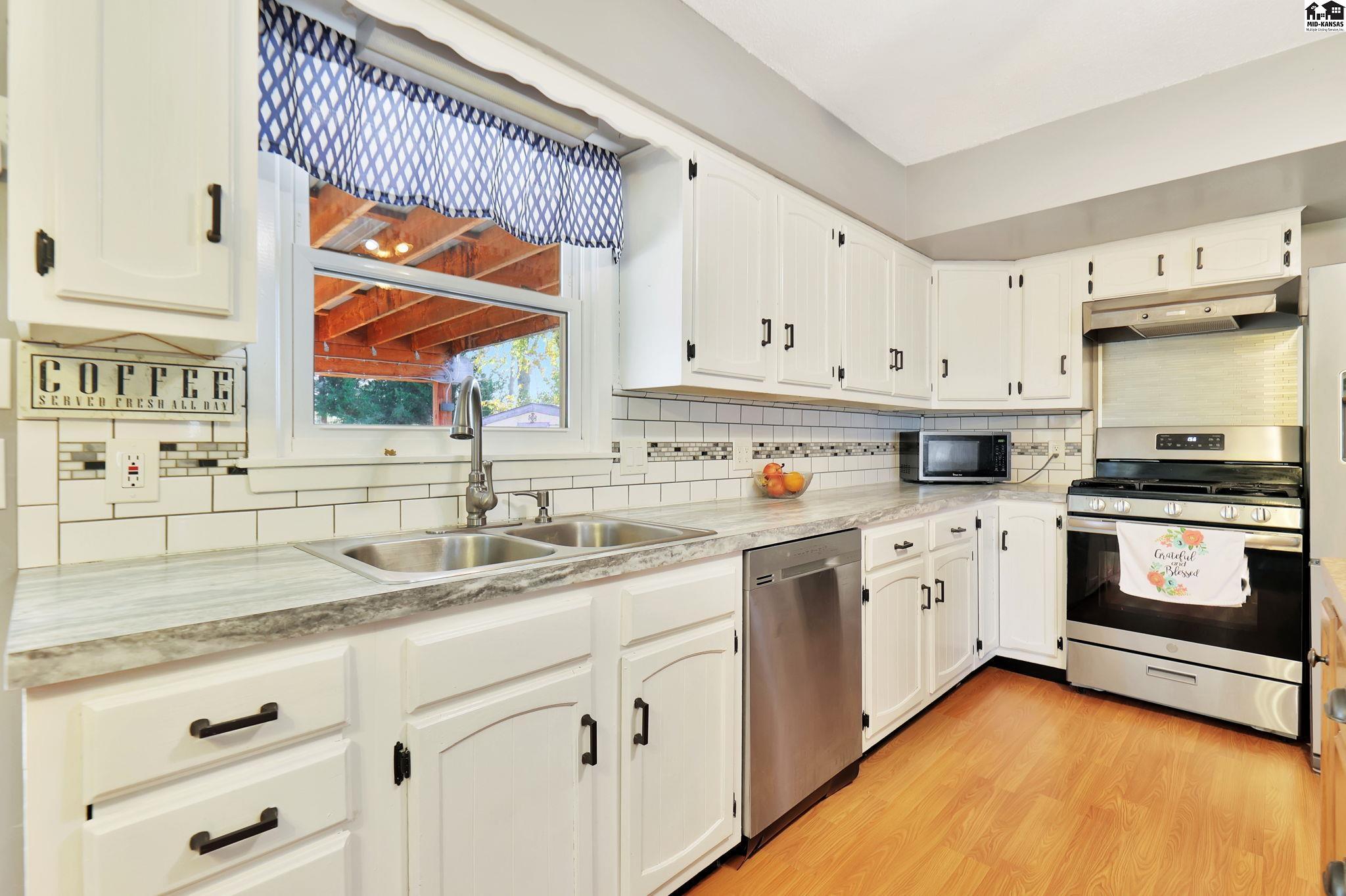 915 E 11th Avenue Hutchinson KS 67501