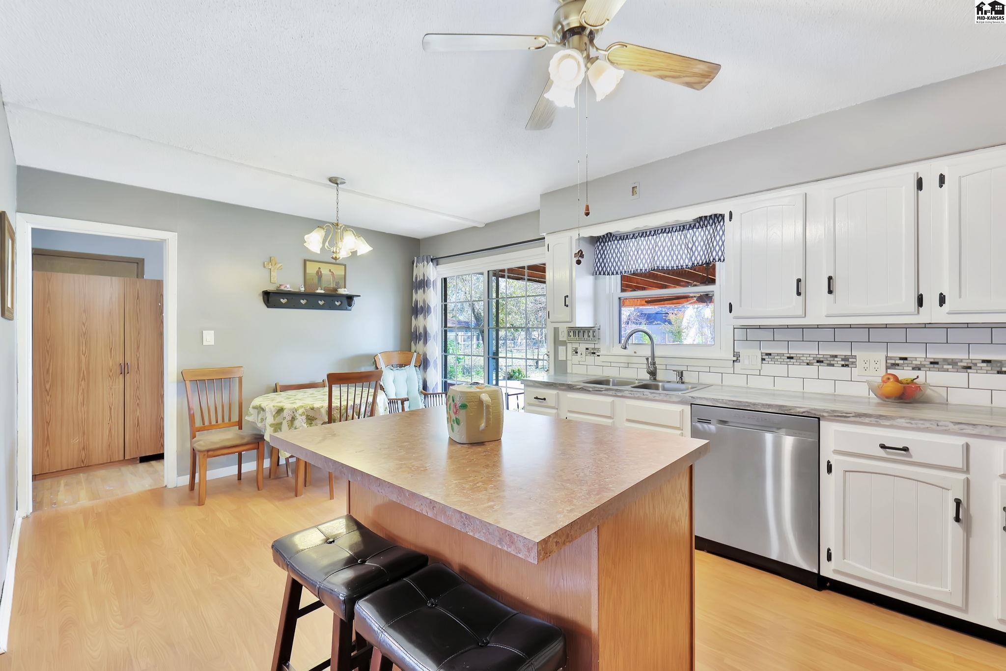 915 E 11th Avenue Hutchinson KS 67501