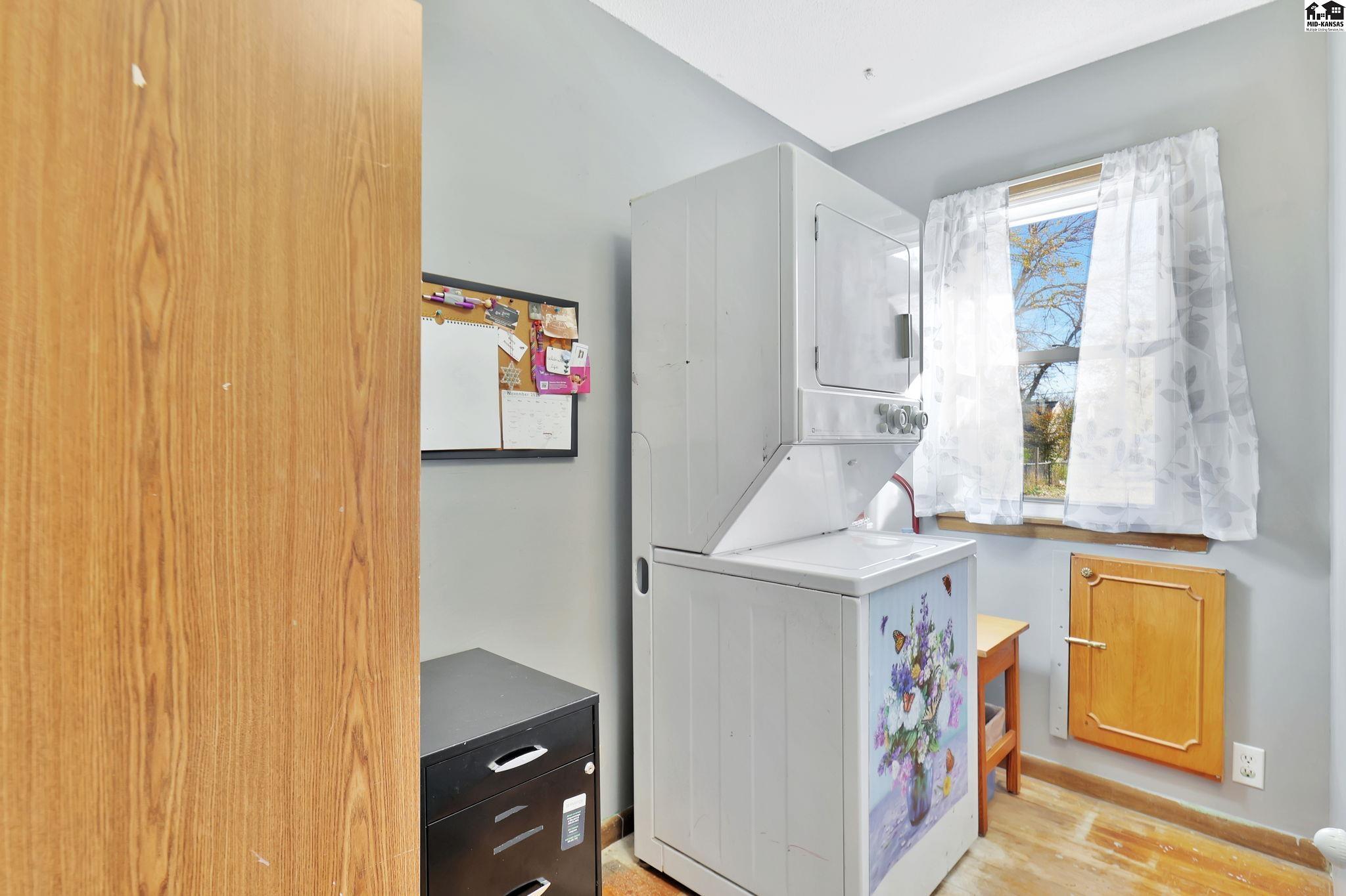 915 E 11th Avenue Hutchinson KS 67501