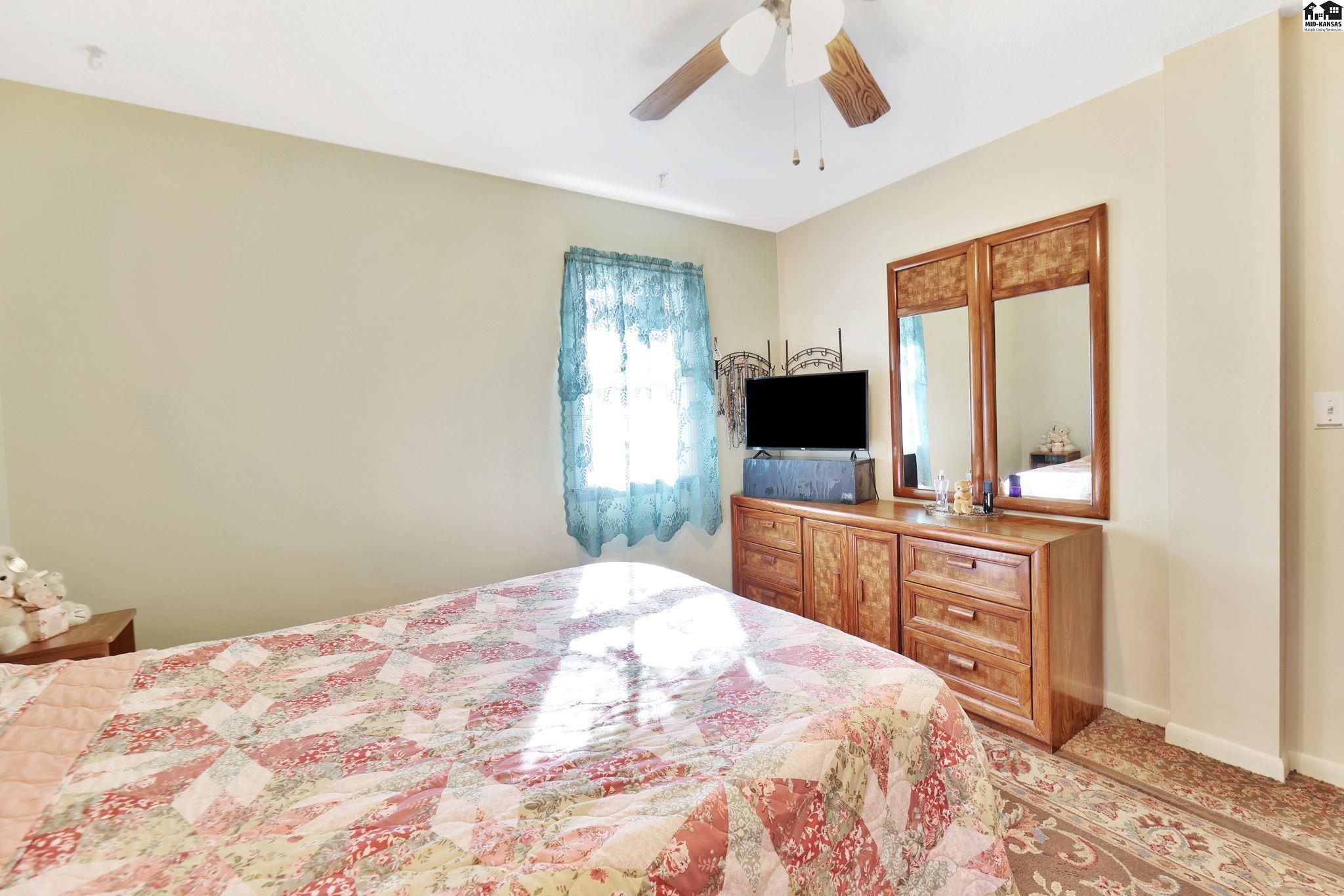 915 E 11th Avenue Hutchinson KS 67501