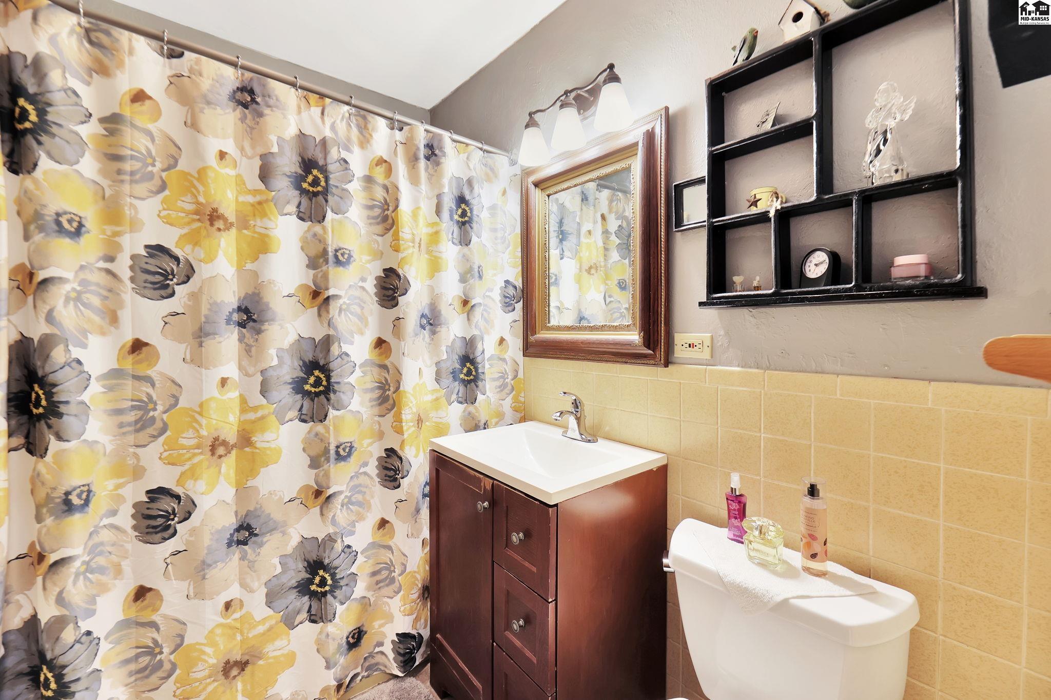 915 E 11th Avenue Hutchinson KS 67501