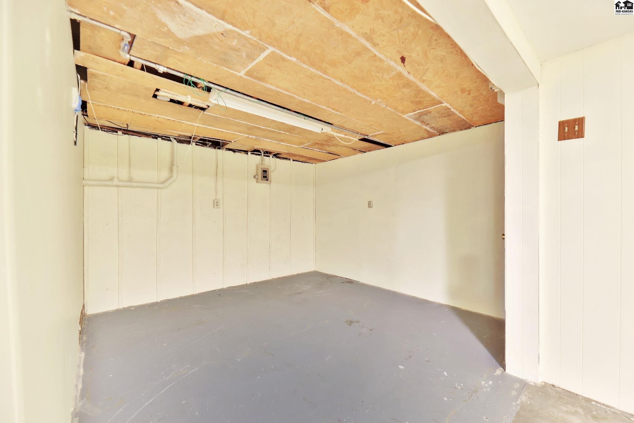 915 E 11th Avenue Hutchinson KS 67501