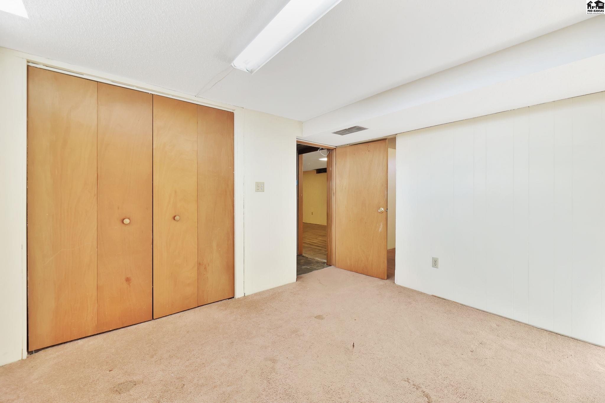 915 E 11th Avenue Hutchinson KS 67501