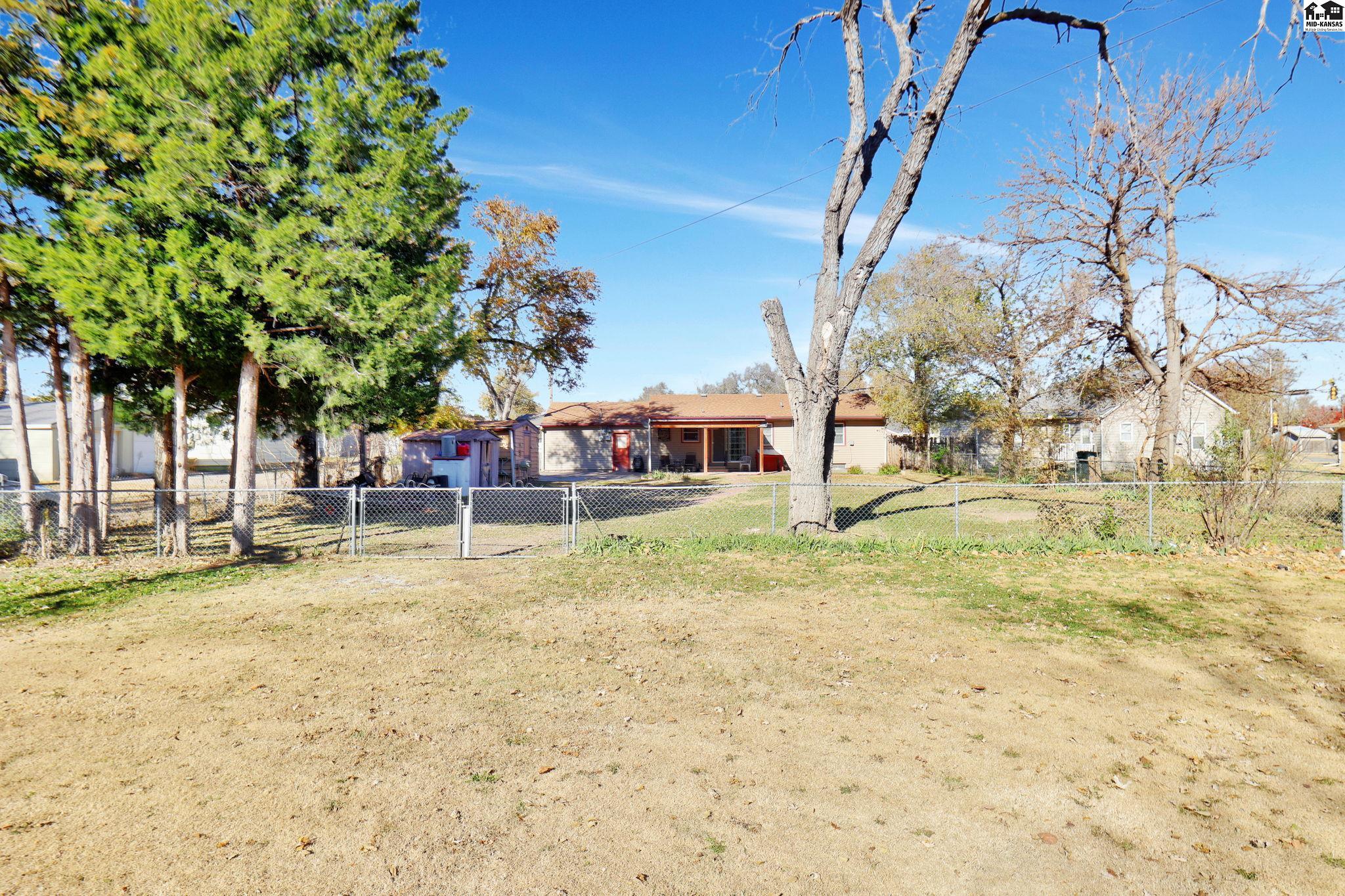 915 E 11th Avenue Hutchinson KS 67501