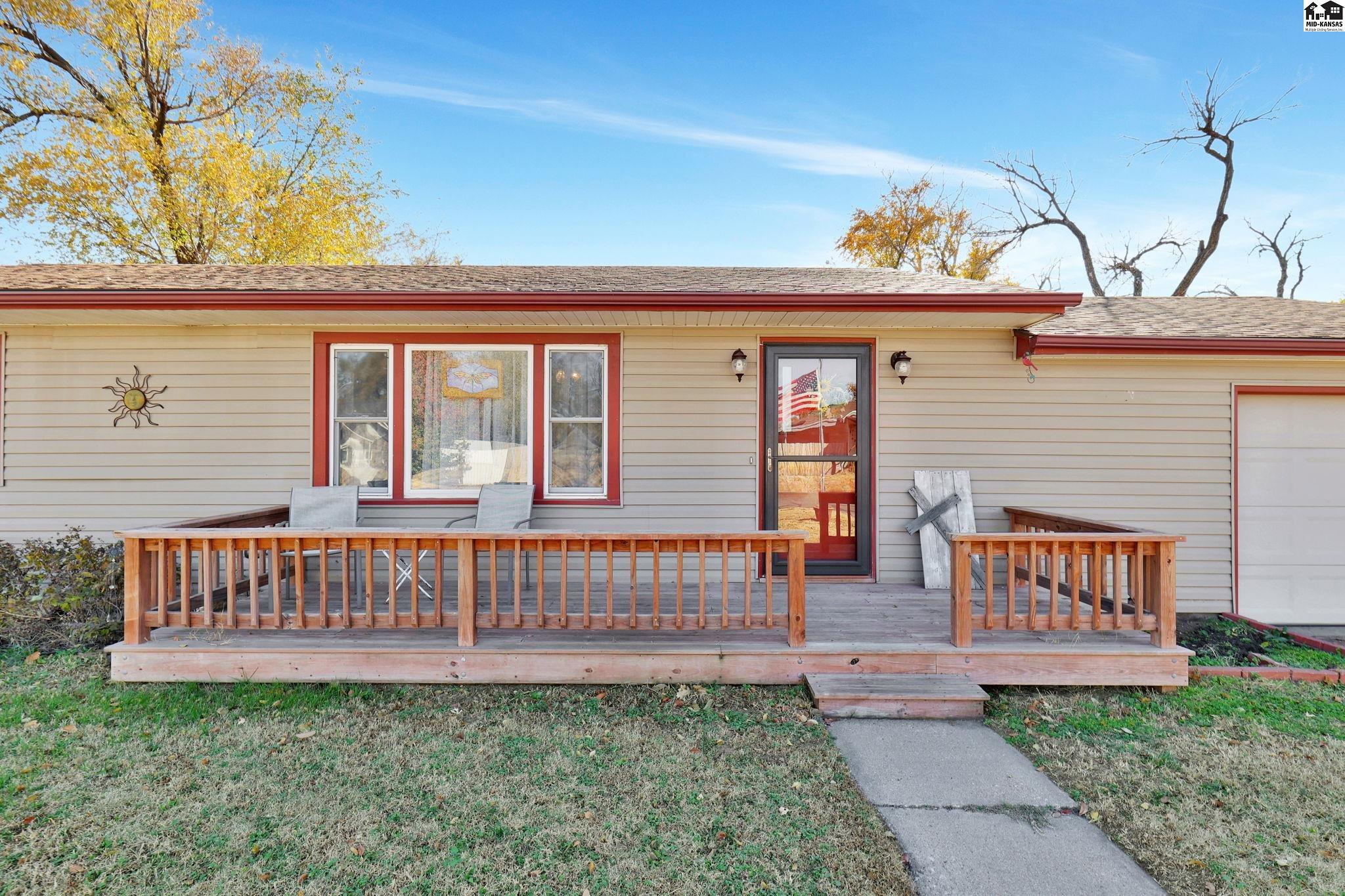 915 E 11th Avenue Hutchinson KS 67501