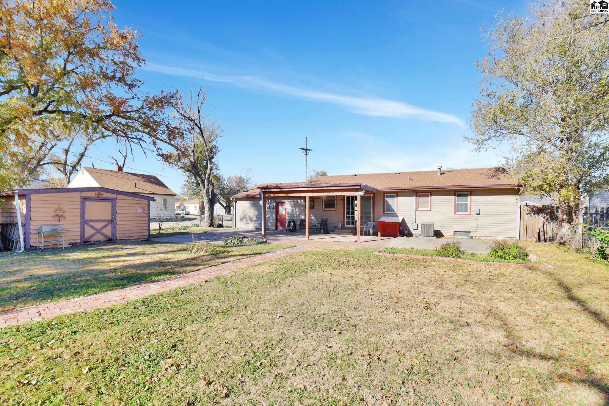 915 E 11th Avenue Hutchinson KS 67501