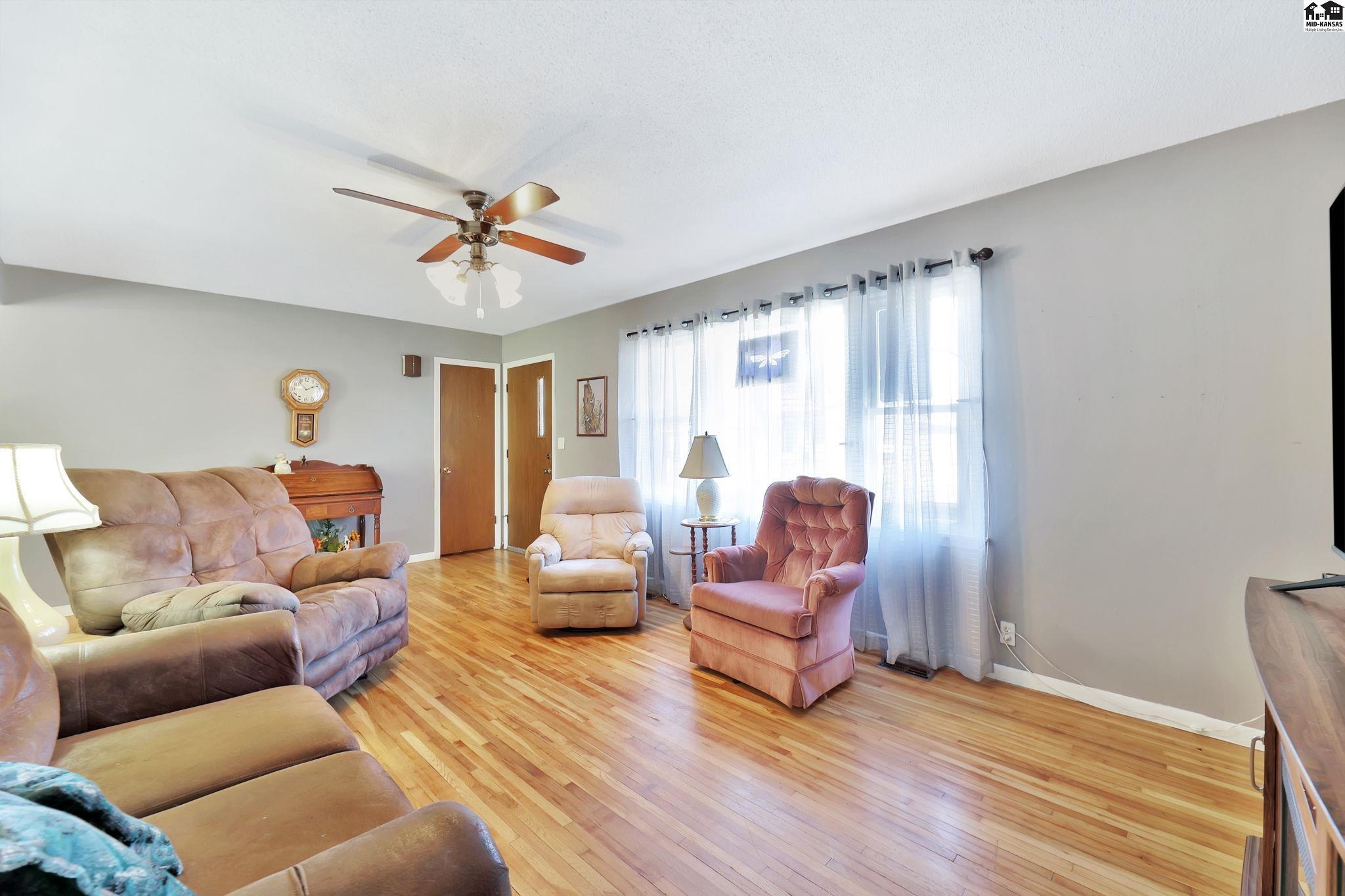 915 E 11th Avenue Hutchinson KS 67501