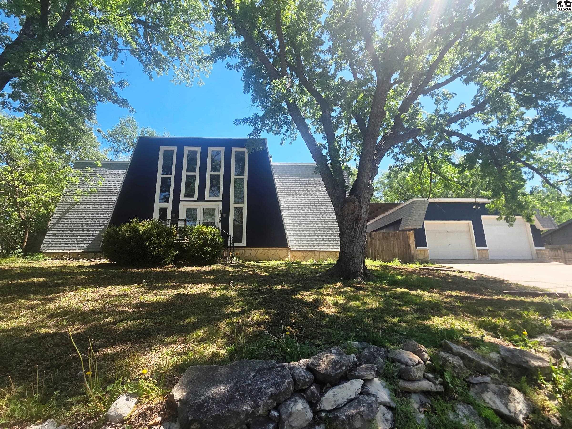 1120 Helen Street Augusta KS 67010