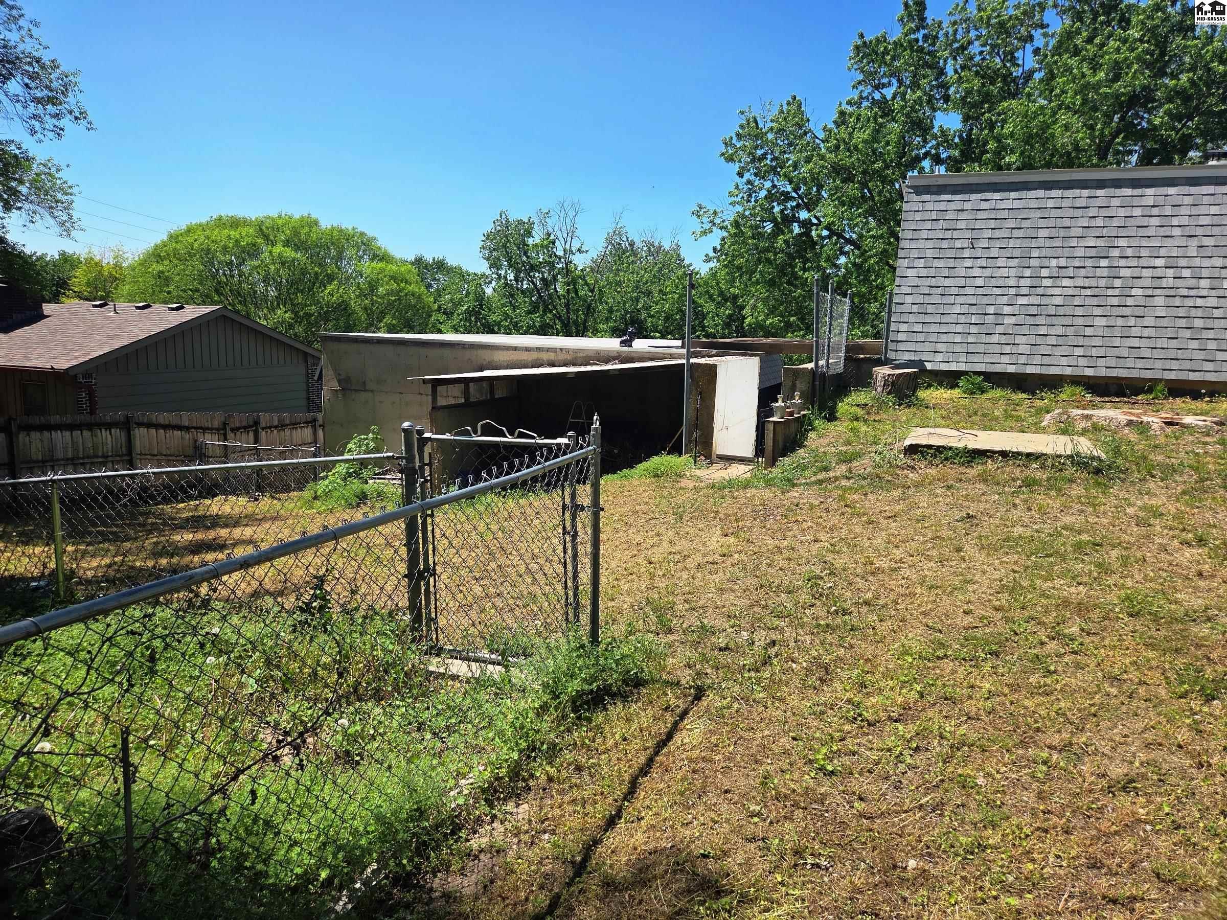 1120 Helen Street Augusta KS 67010