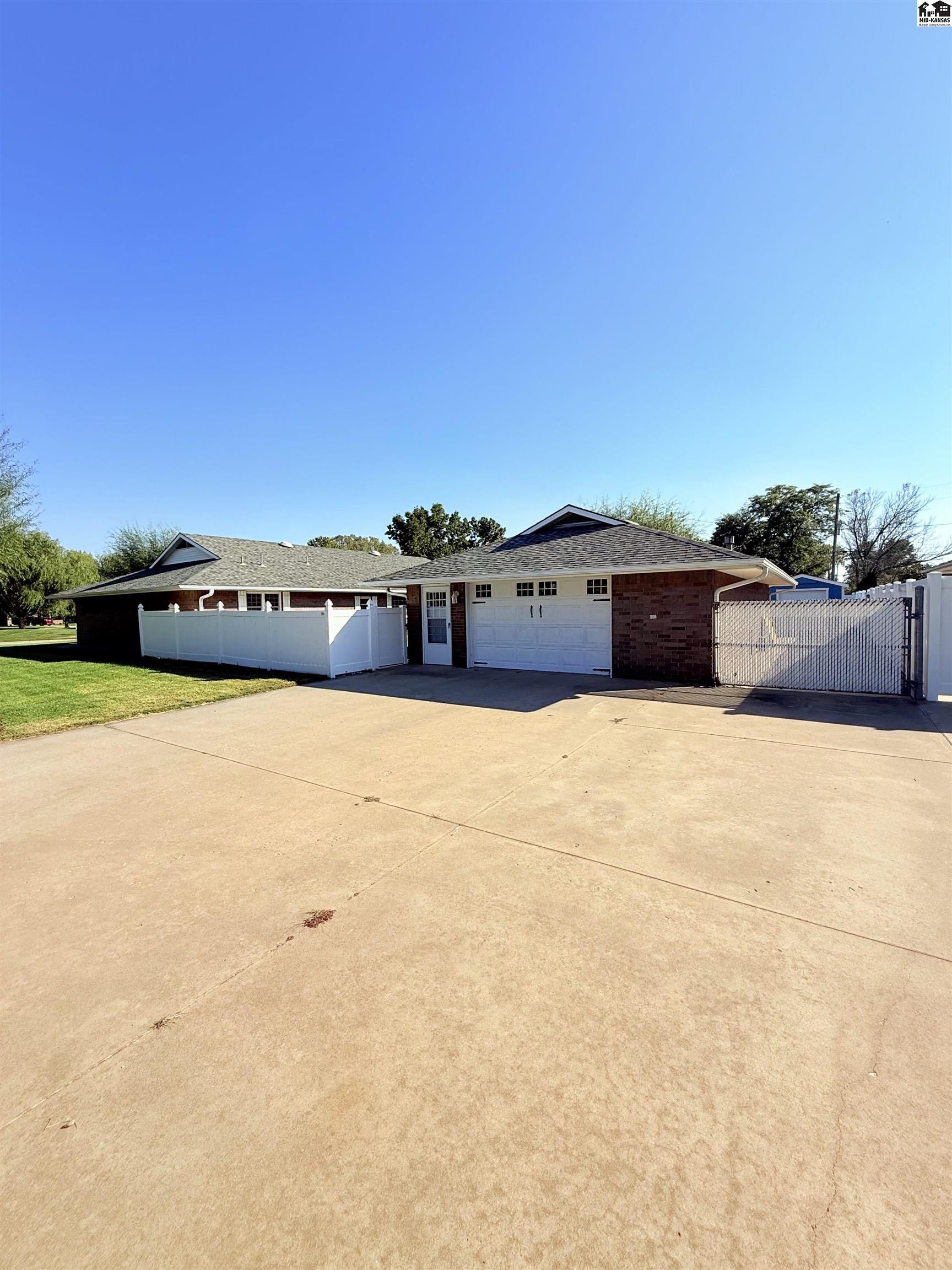 3405 N Severance Street Hutchinson KS 67502