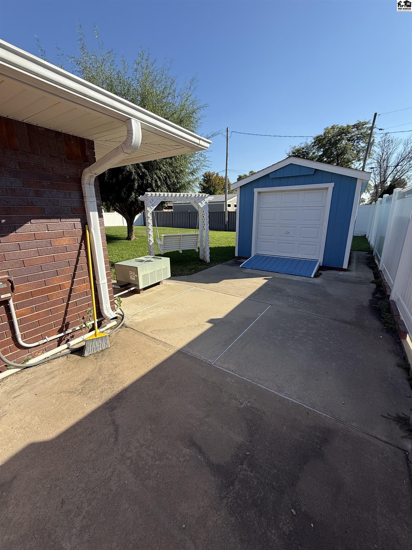 3405 N Severance Street Hutchinson KS 67502