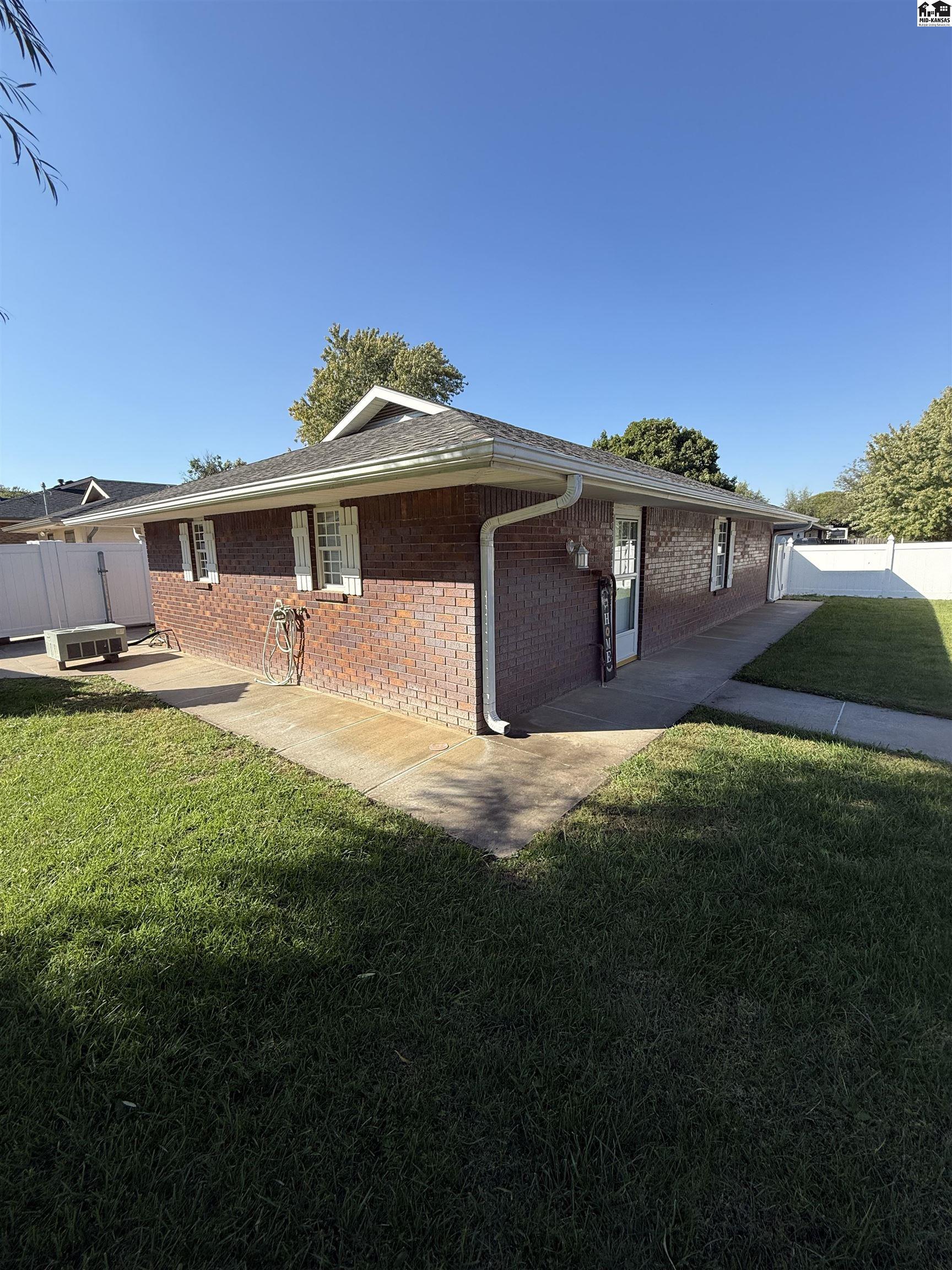 3405 N Severance Street Hutchinson KS 67502