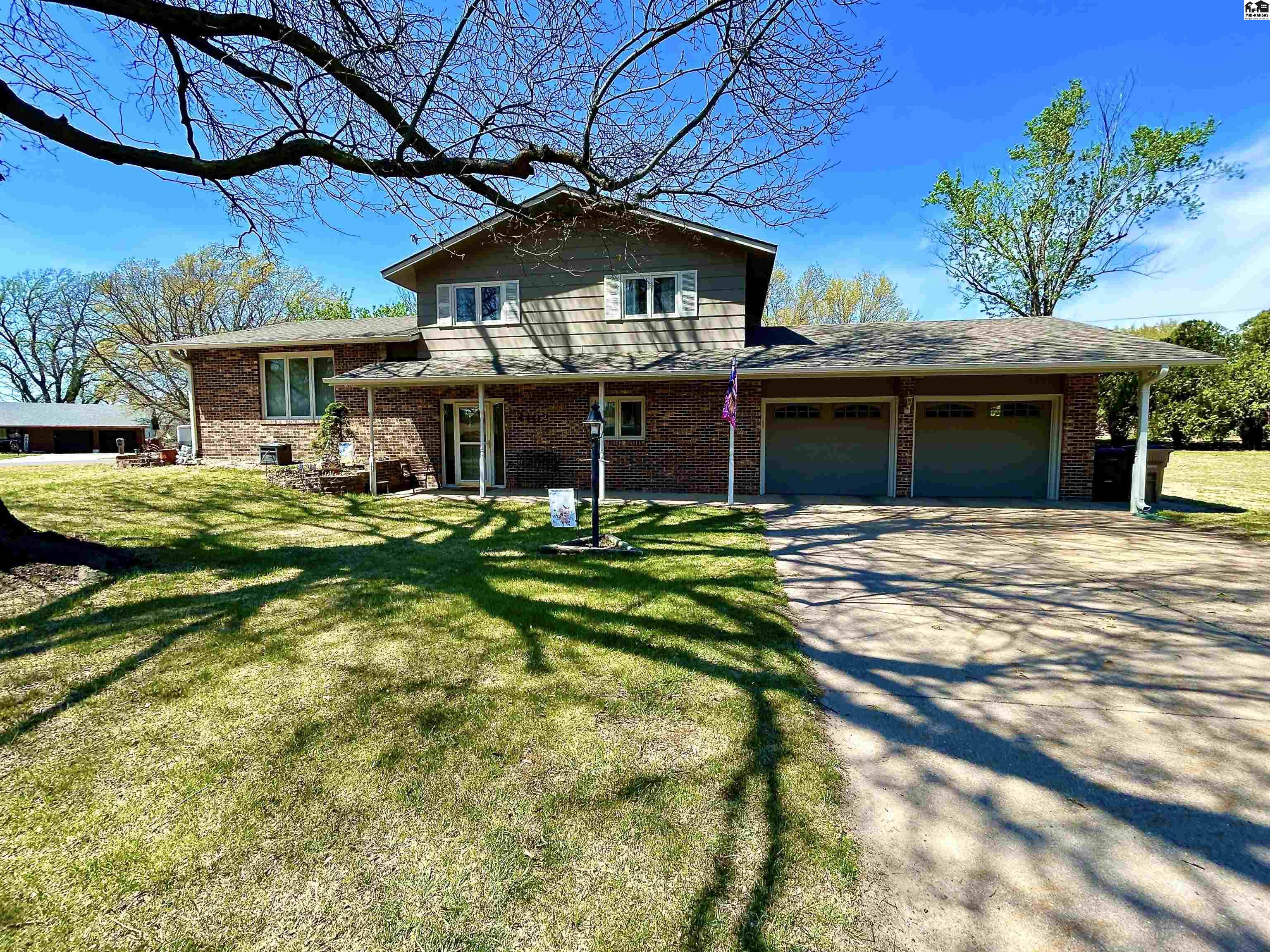 4102 Rowland Road Hutchinson KS 67502