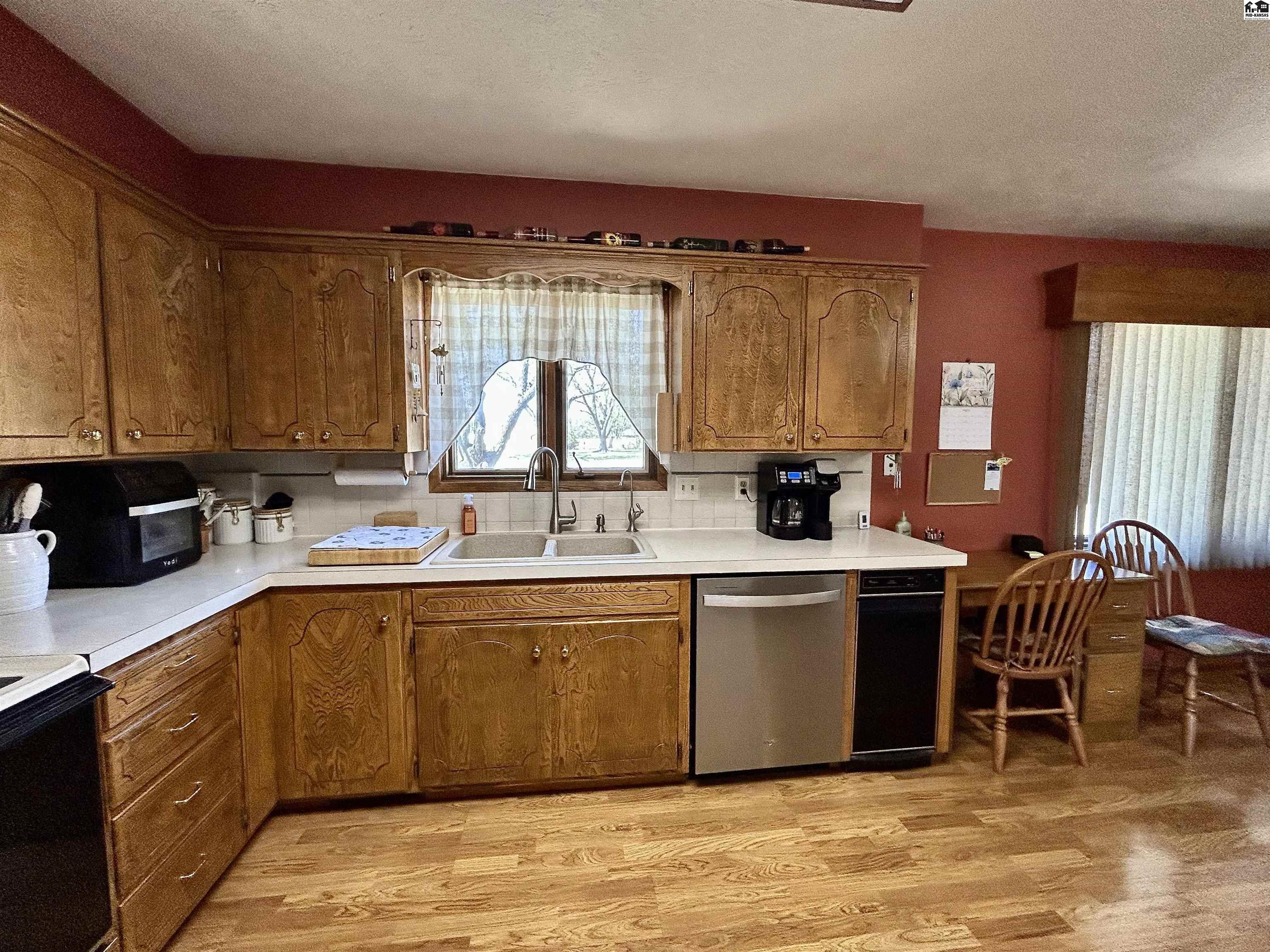 4102 Rowland Road Hutchinson KS 67502