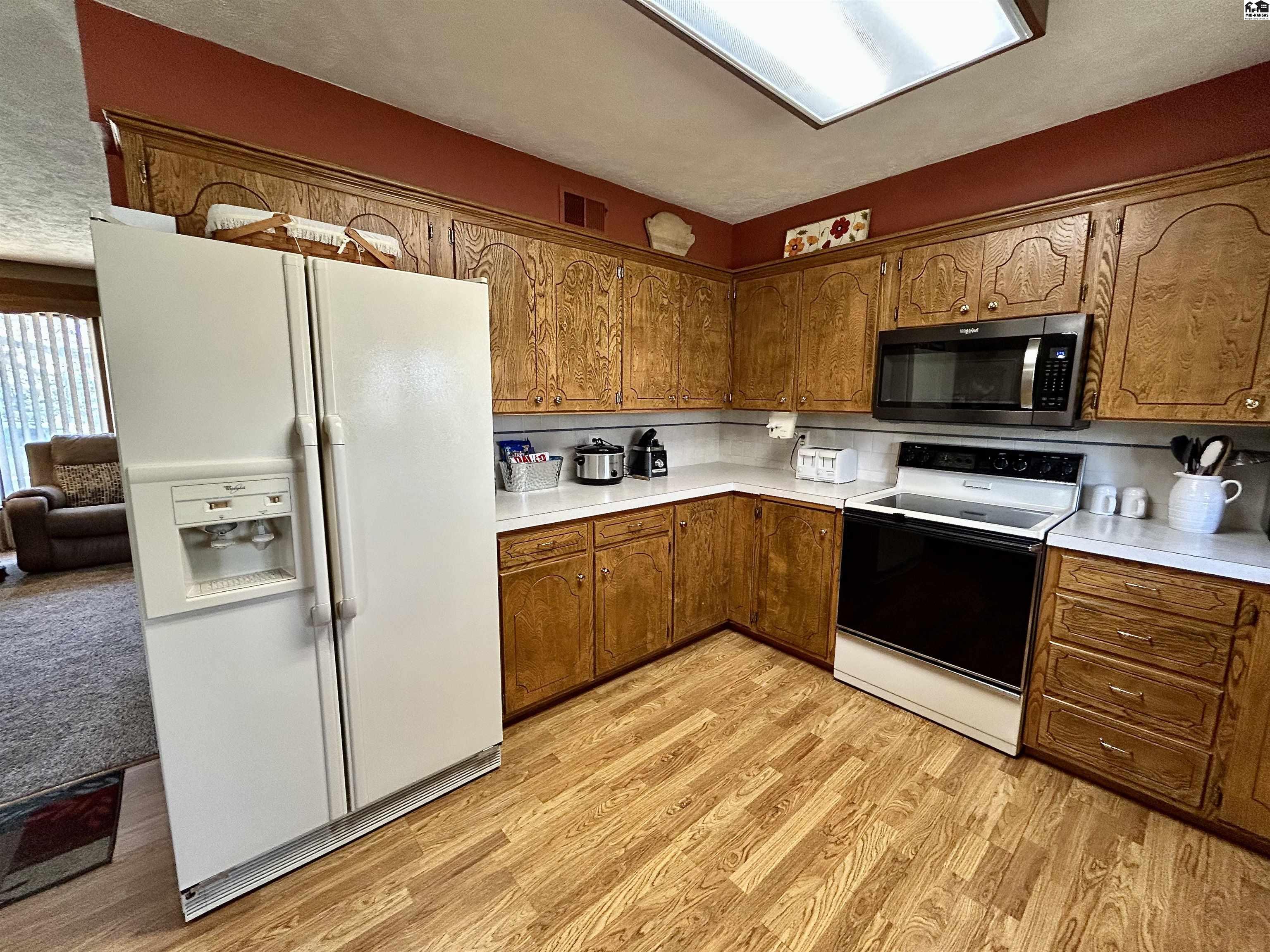 4102 Rowland Road Hutchinson KS 67502