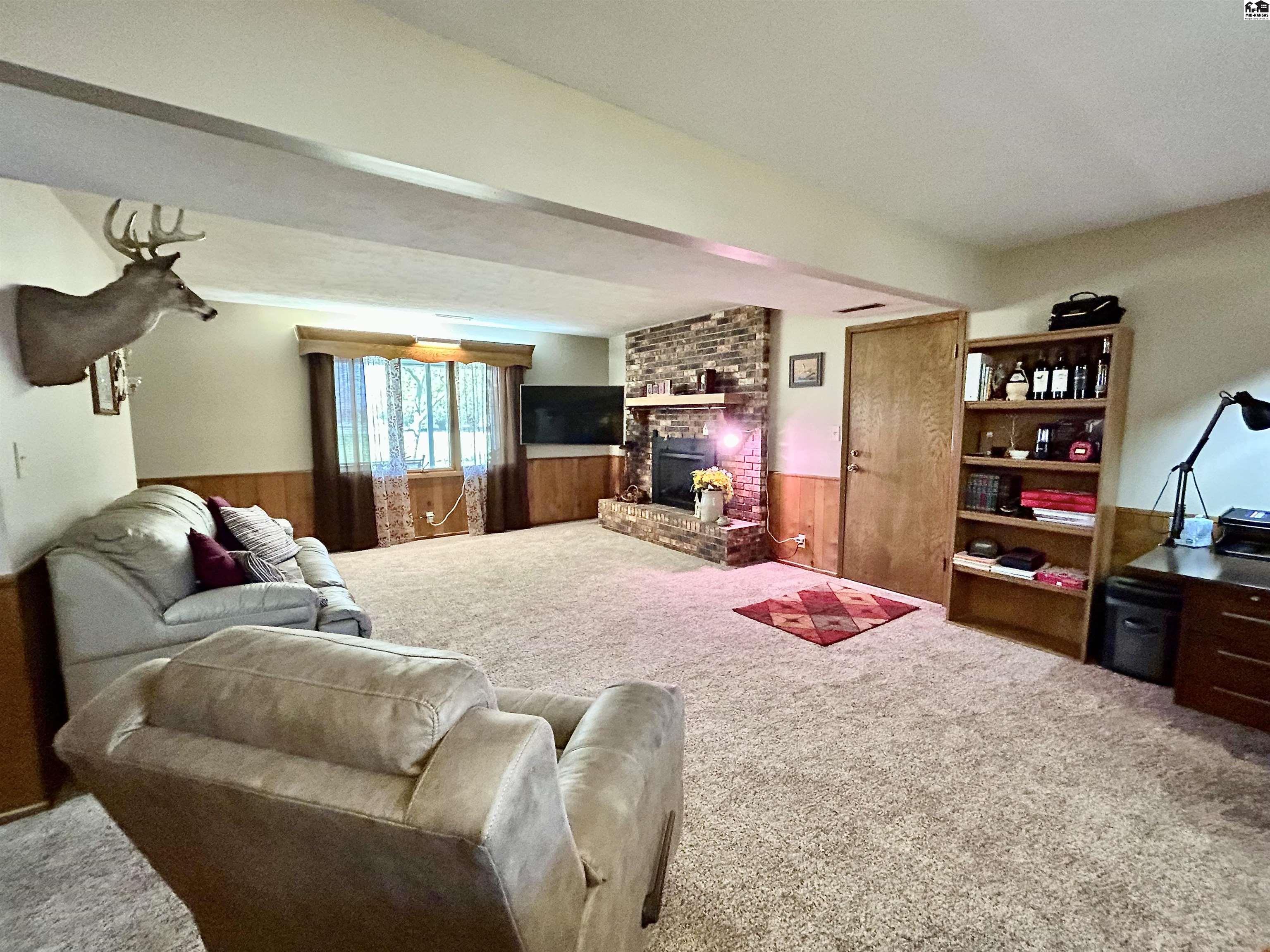 4102 Rowland Road Hutchinson KS 67502
