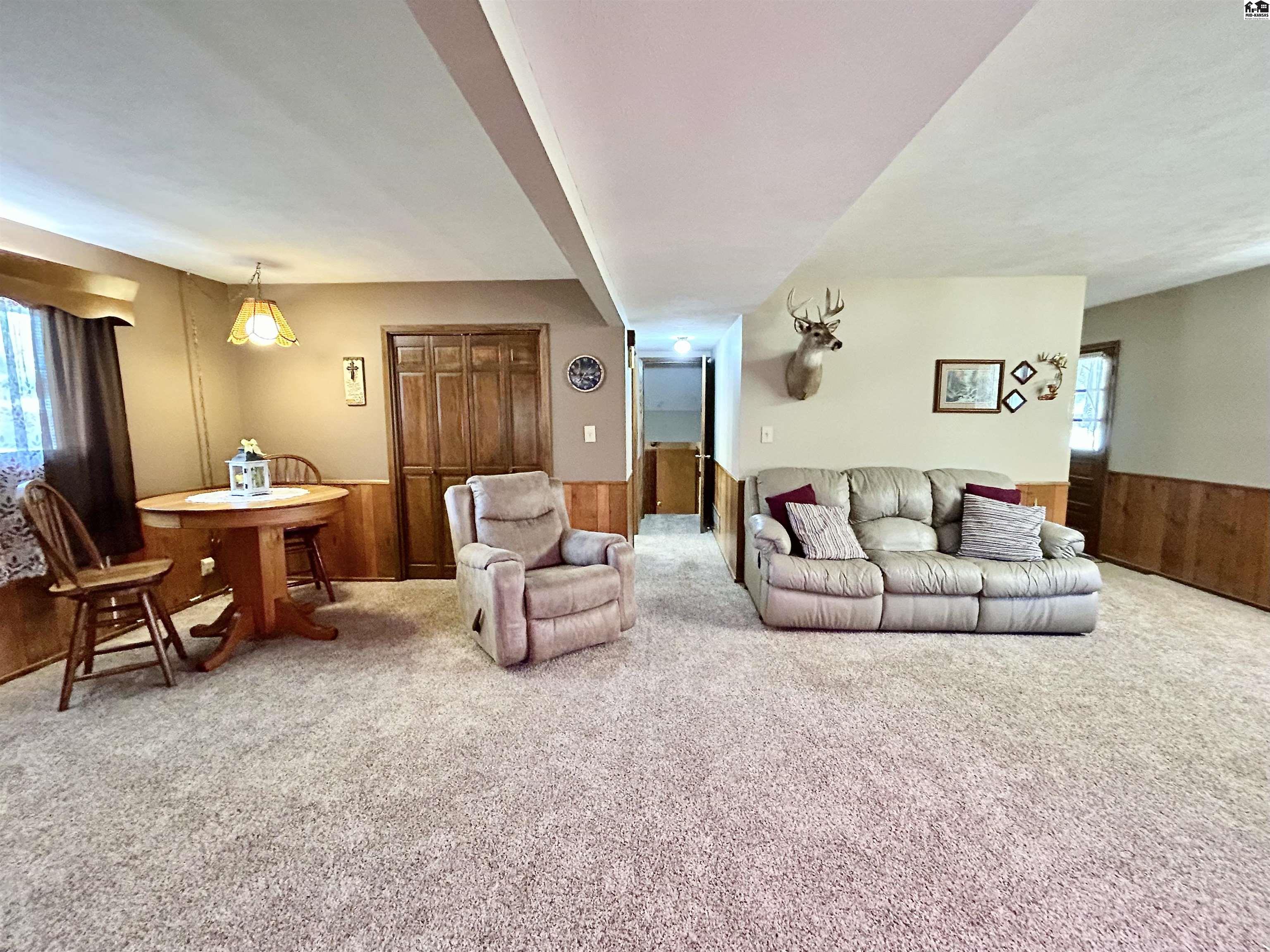 4102 Rowland Road Hutchinson KS 67502