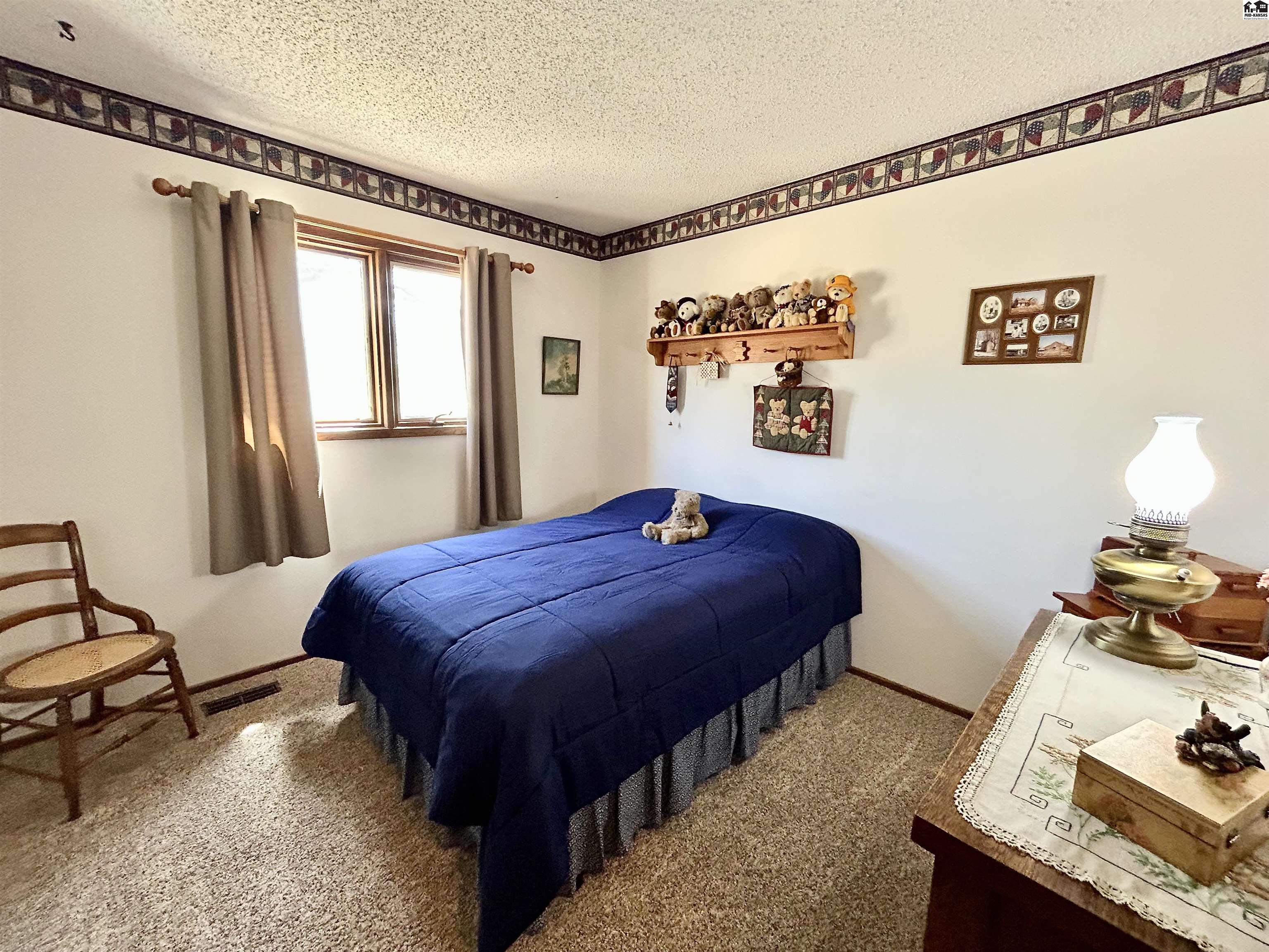 4102 Rowland Road Hutchinson KS 67502