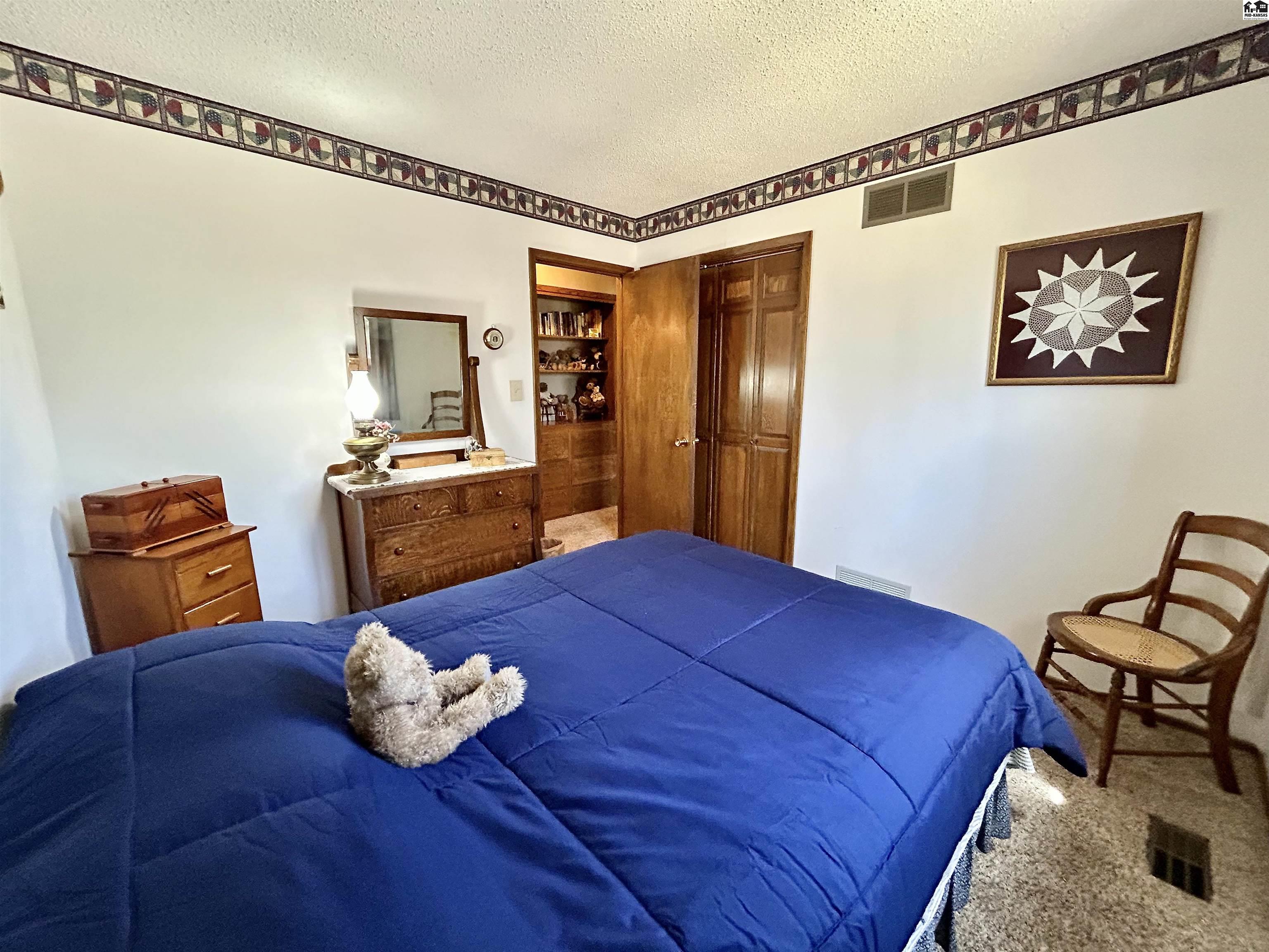 4102 Rowland Road Hutchinson KS 67502