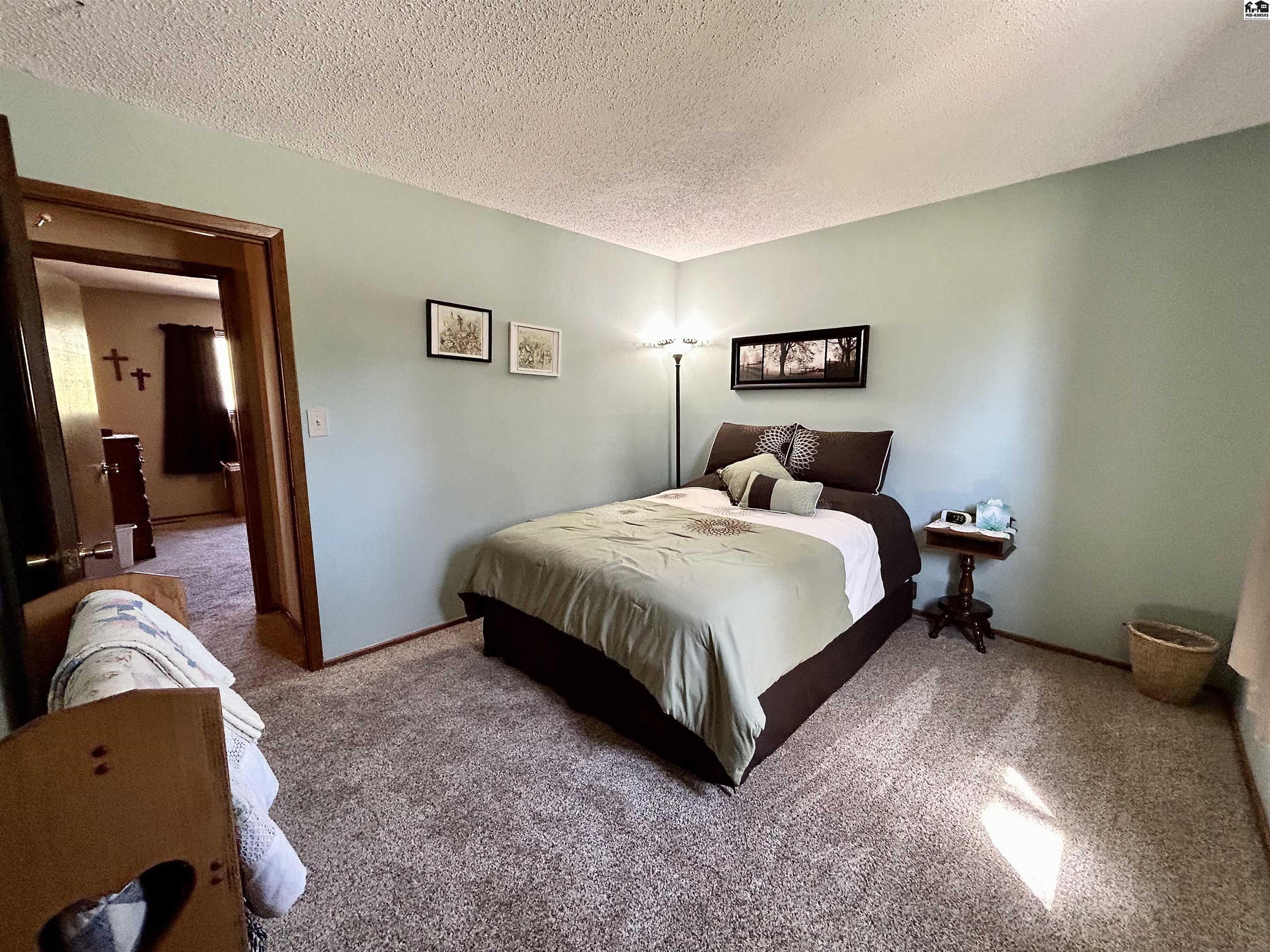 4102 Rowland Road Hutchinson KS 67502