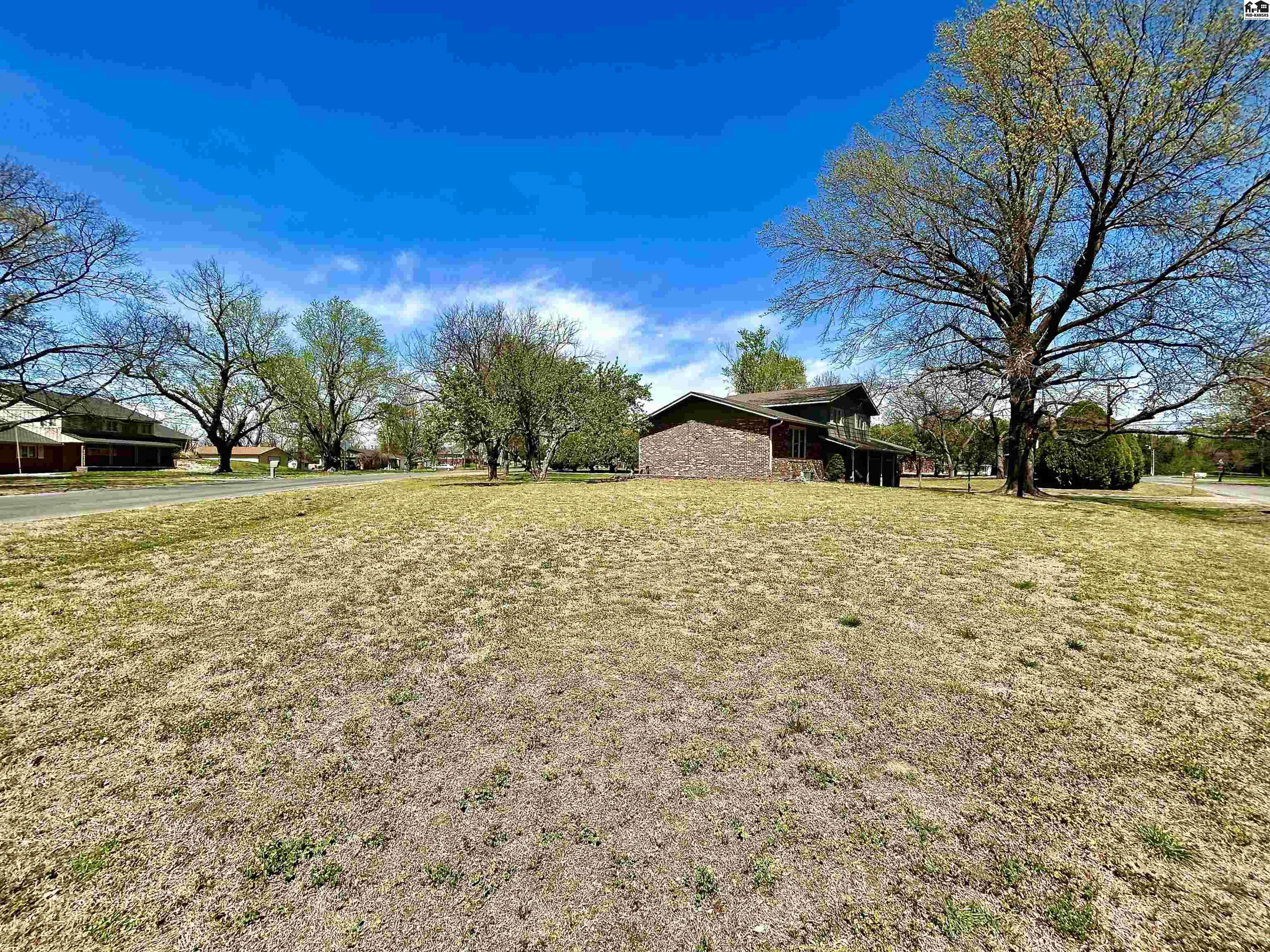 4102 Rowland Road Hutchinson KS 67502