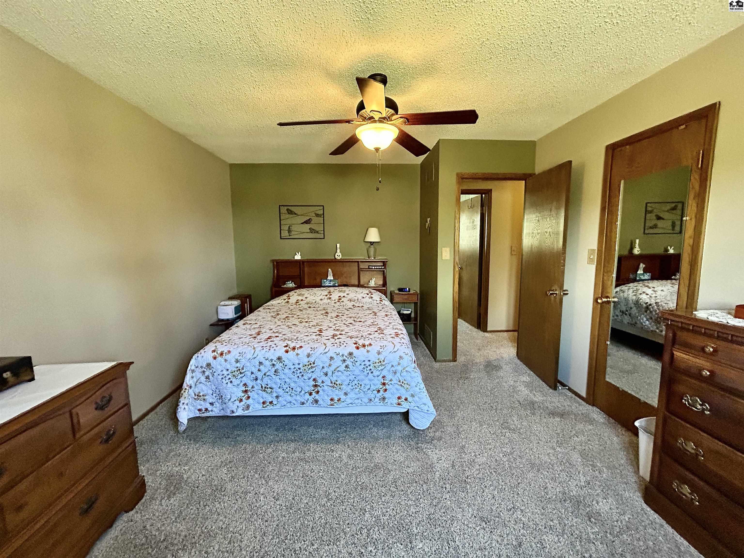 4102 Rowland Road Hutchinson KS 67502