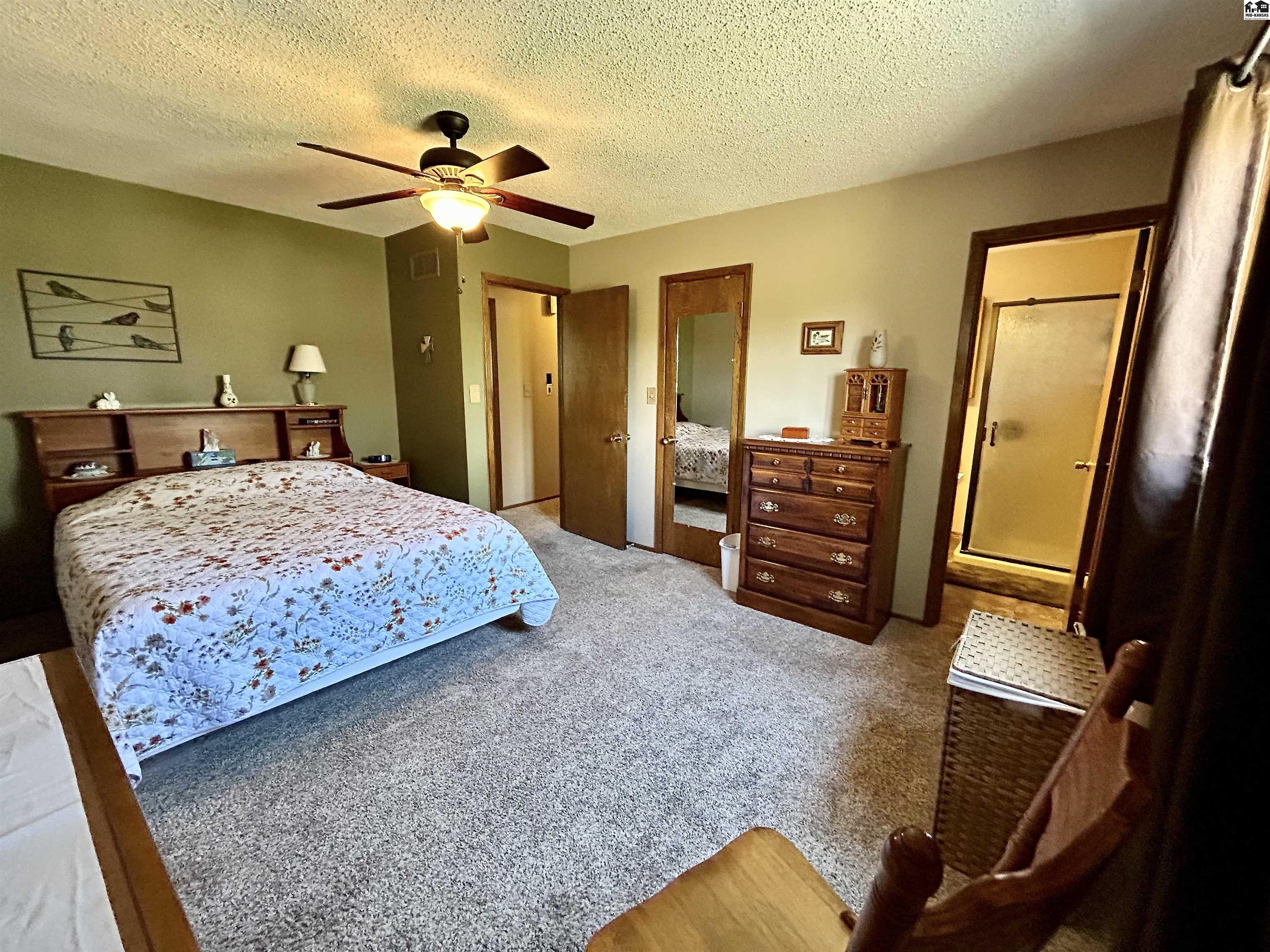 4102 Rowland Road Hutchinson KS 67502