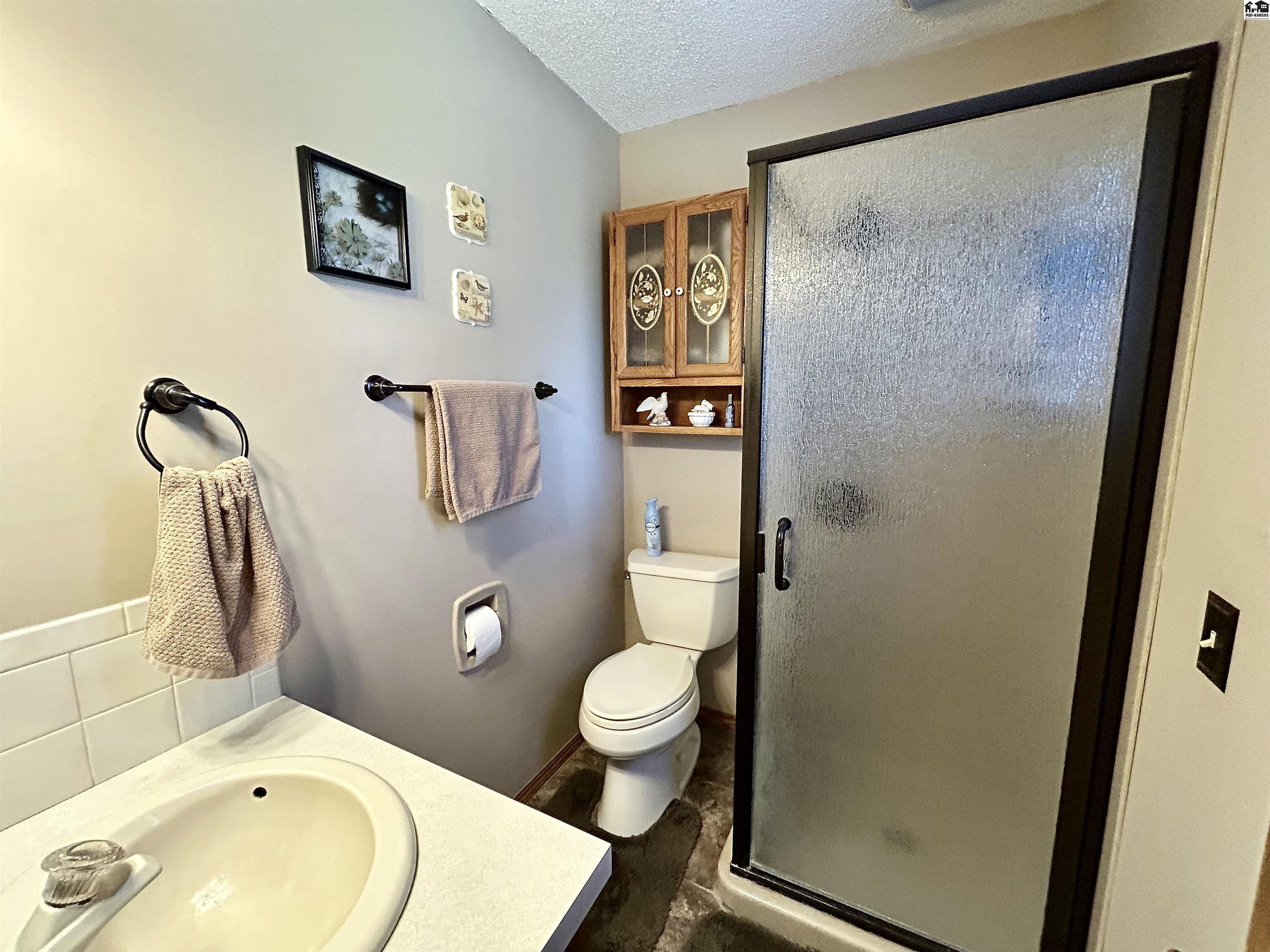 4102 Rowland Road Hutchinson KS 67502