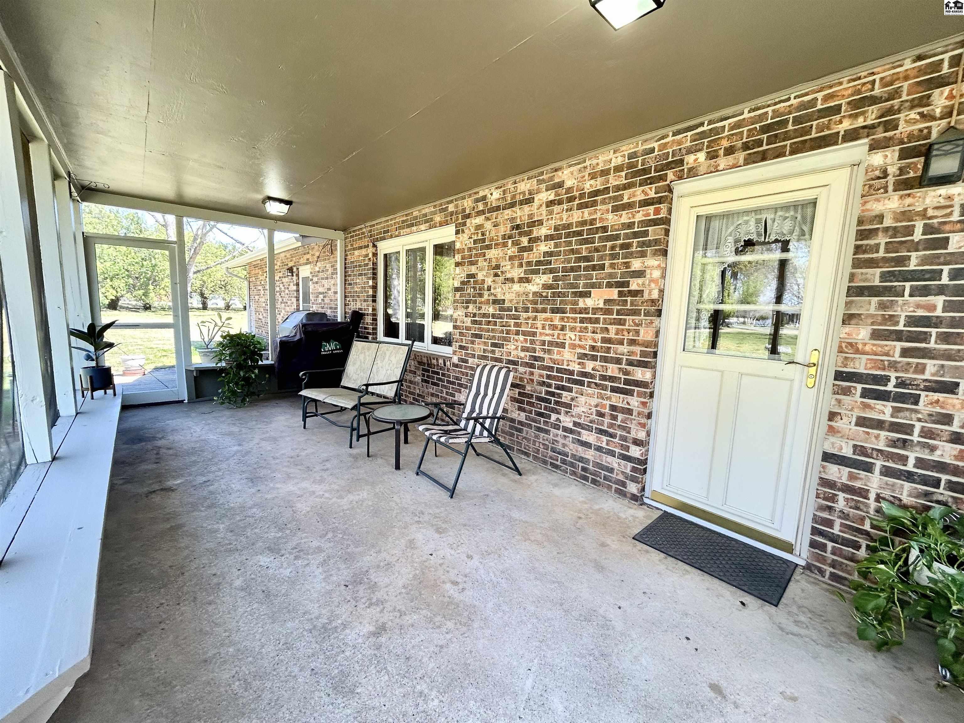 4102 Rowland Road Hutchinson KS 67502