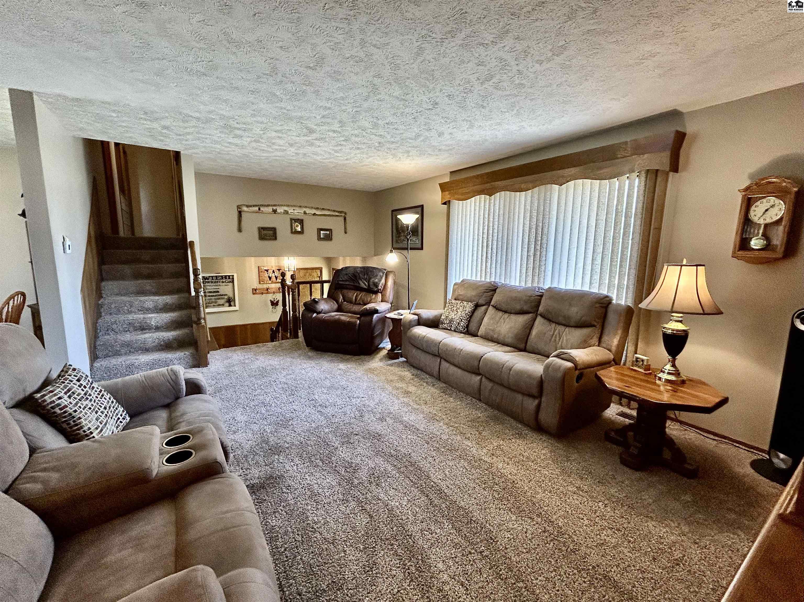 4102 Rowland Road Hutchinson KS 67502