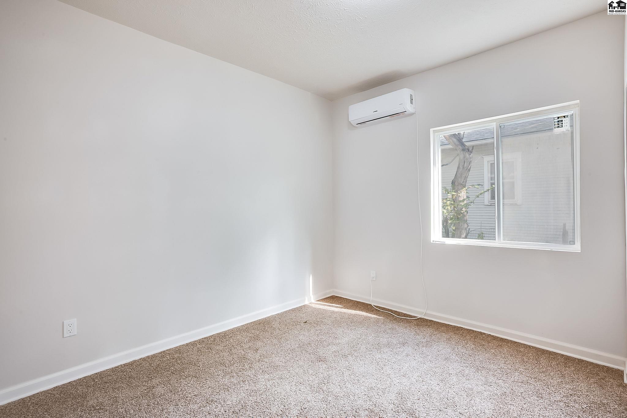 724 E 1st Avenue Hutchinson KS 67501