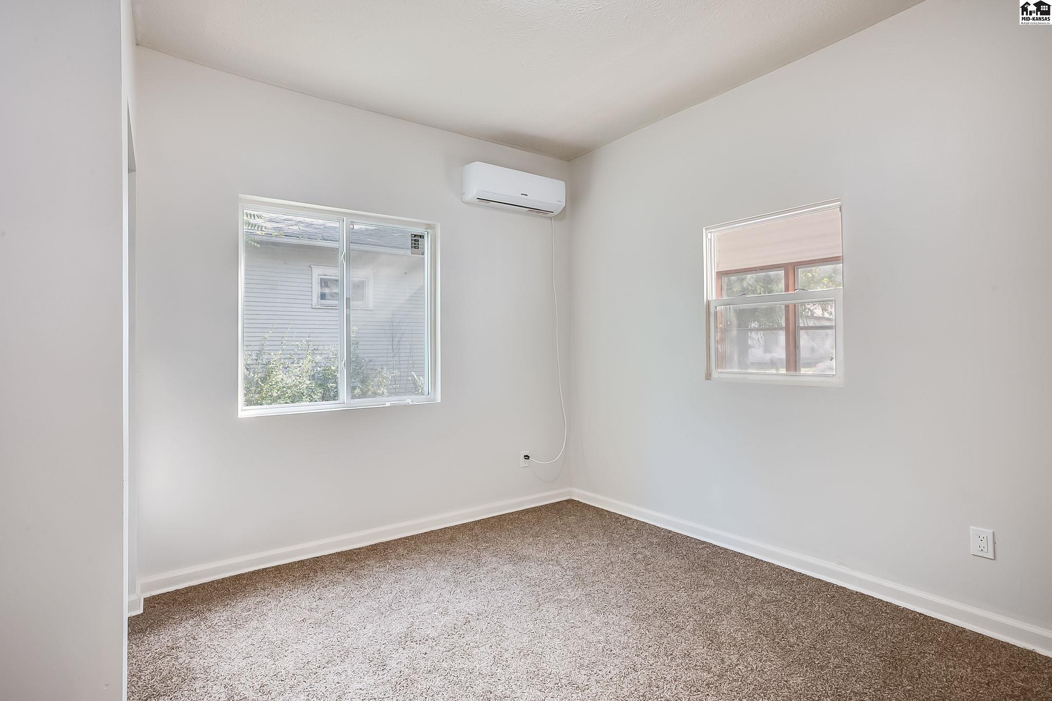 724 E 1st Avenue Hutchinson KS 67501