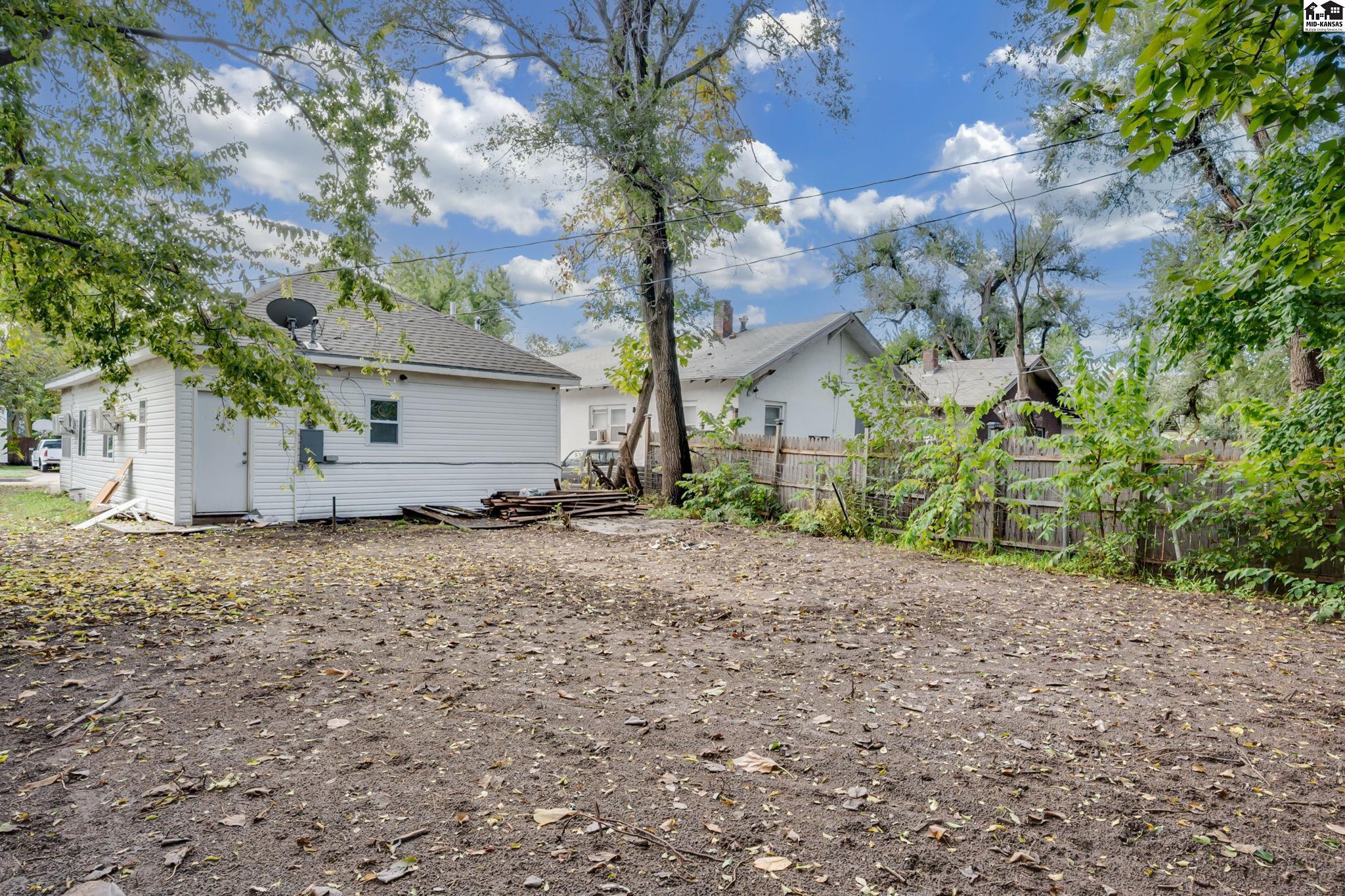 724 E 1st Avenue Hutchinson KS 67501