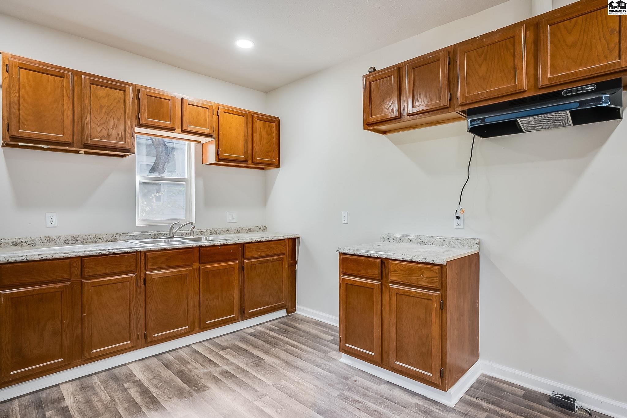 724 E 1st Avenue Hutchinson KS 67501