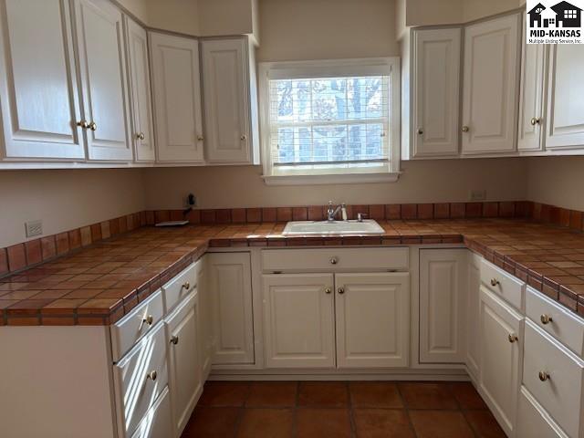 400 Hyde Park Drive Hutchinson KS 67502