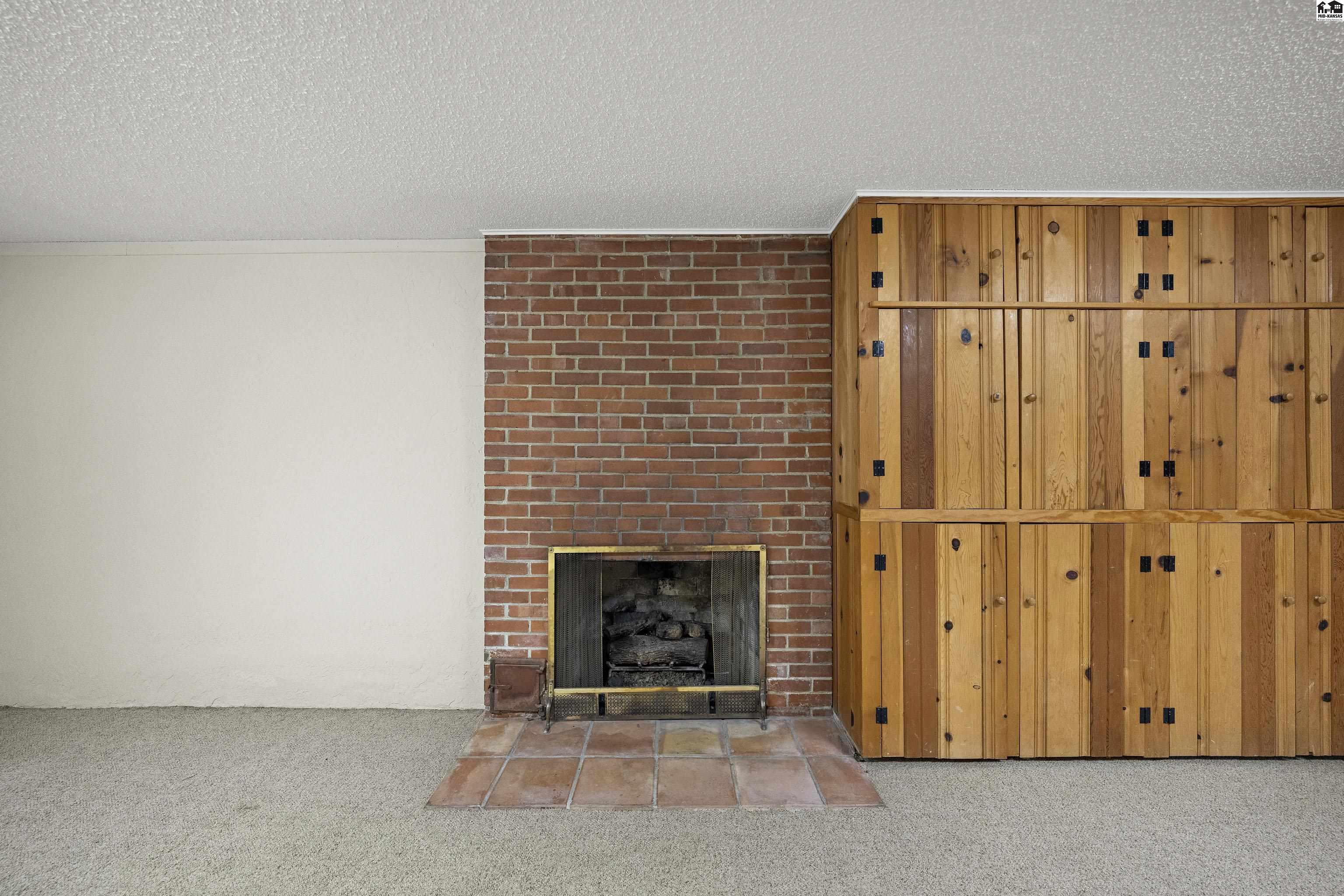 400 Hyde Park Drive Hutchinson KS 67502